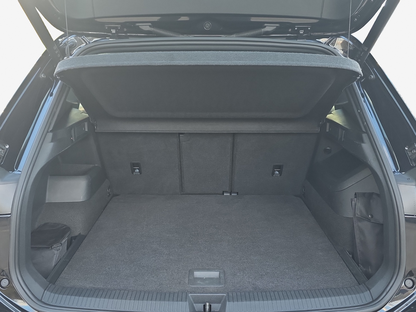 VW Tiguan 2.0 TDI SCR R-Line 4Motion DSG-image-12