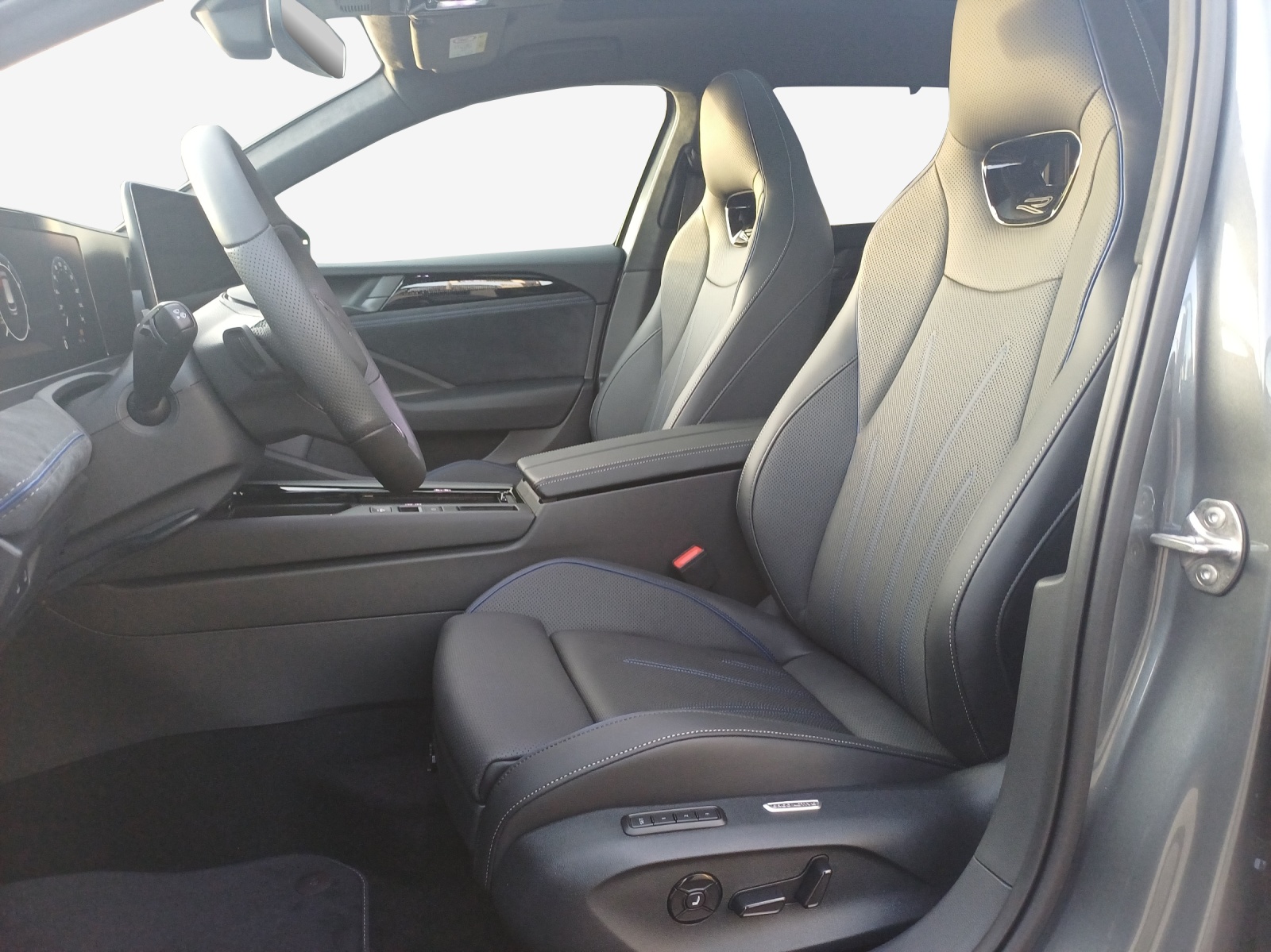VW Passat Variant 2.0 TSI evo4 R-Line 4 Motion DSG-image-7