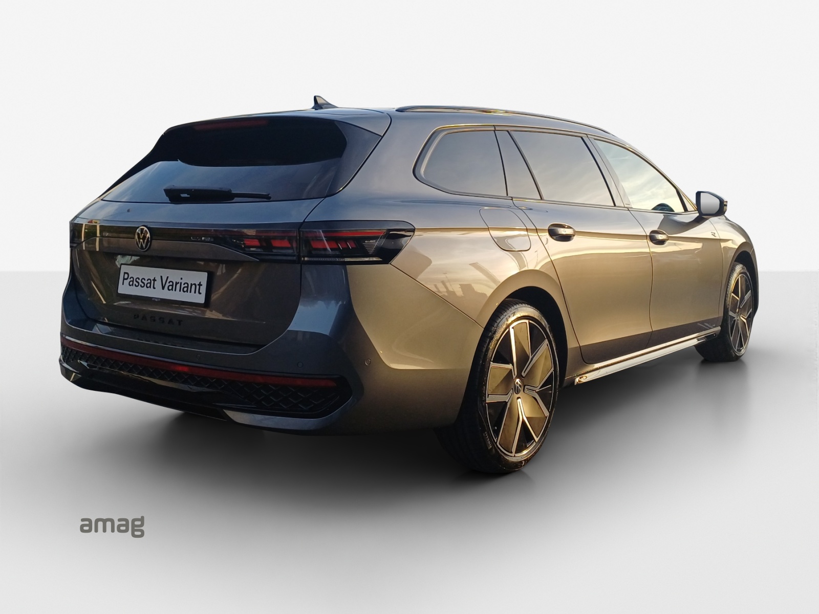 VW Passat Variant 2.0 TSI evo4 R-Line 4 Motion DSG-image-4