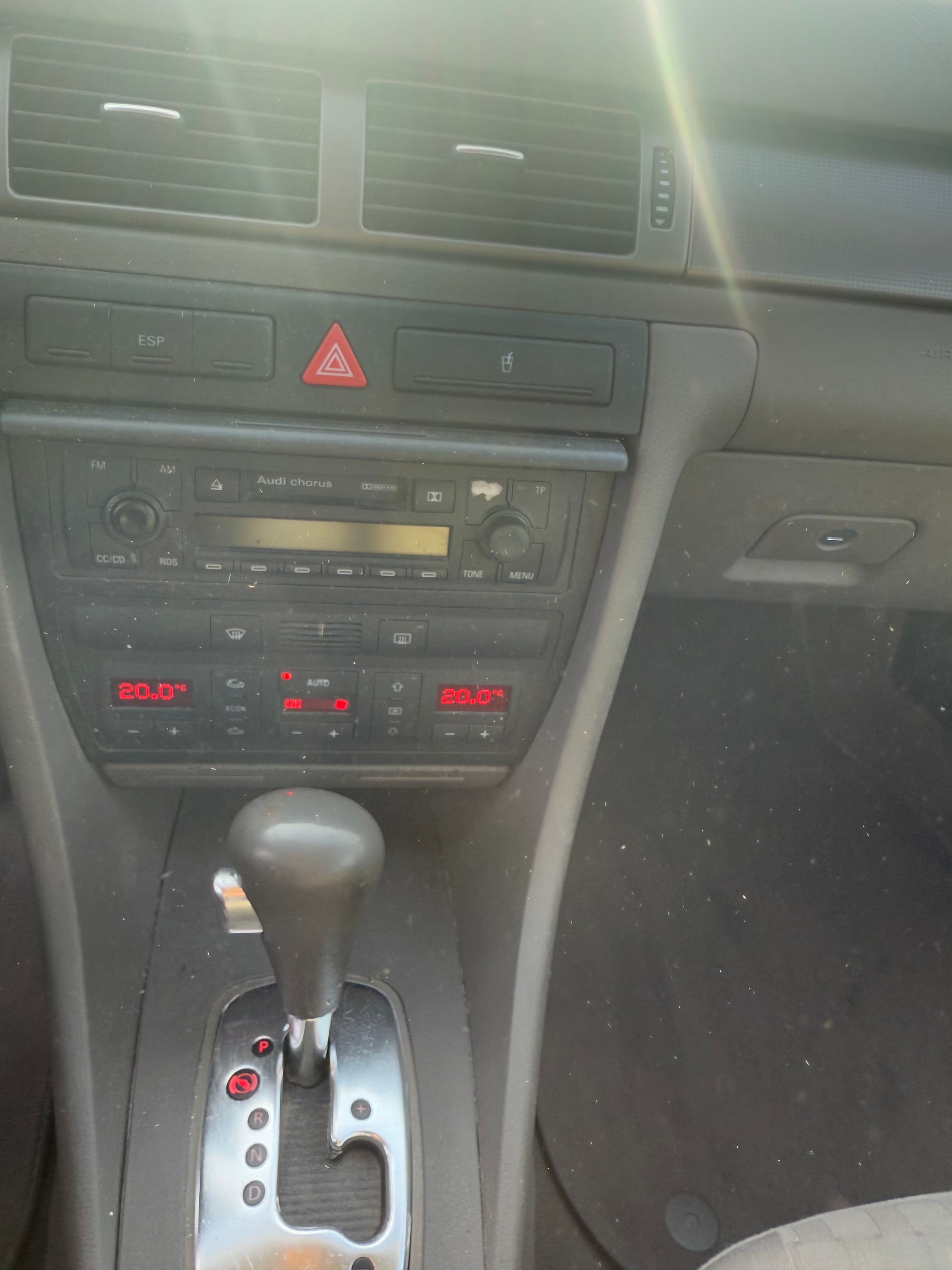 AUDI A6 2.4-image-6