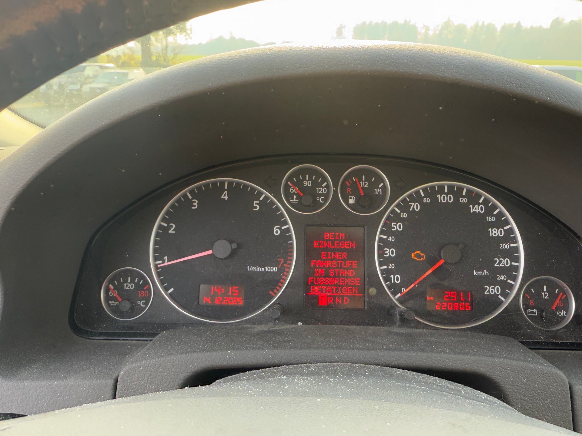 AUDI A6 2.4-image-7