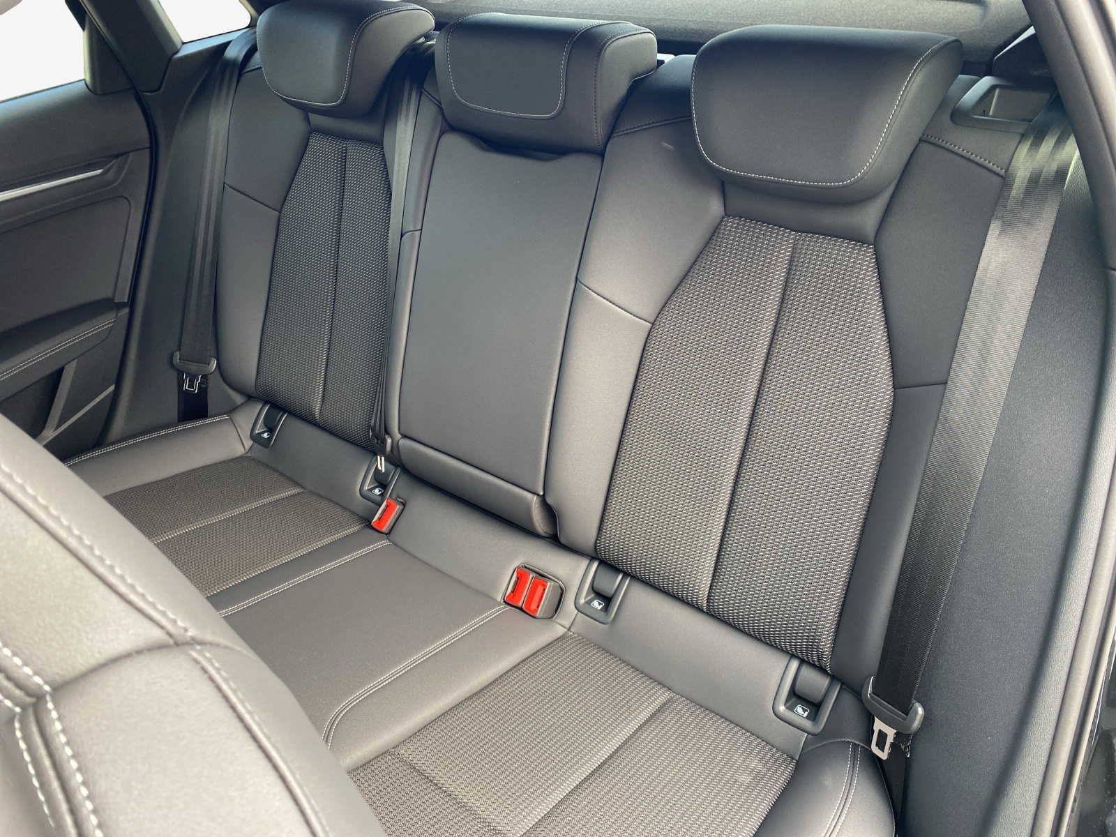AUDI A3 Sportback 40 TFSI e Attraction S-tronic-image-11