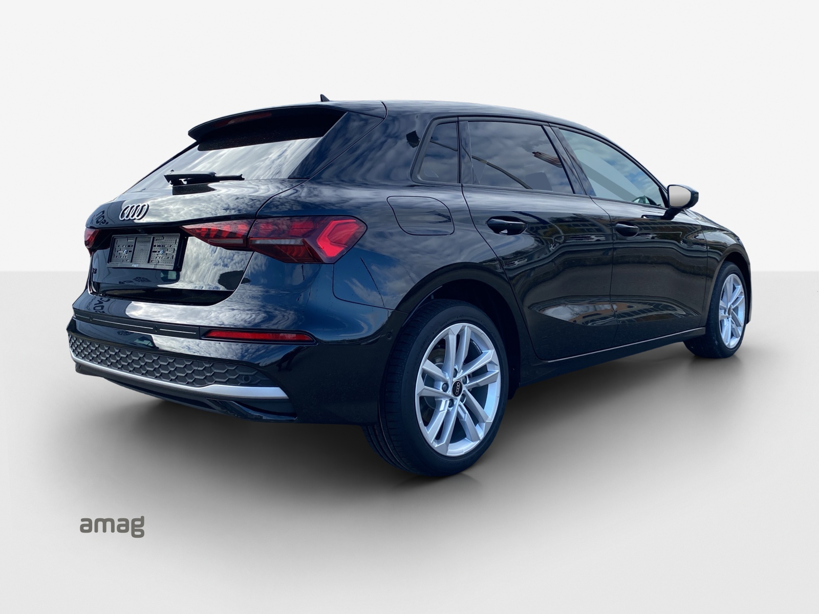 AUDI A3 Sportback 40 TFSI e Attraction S-tronic-image-4