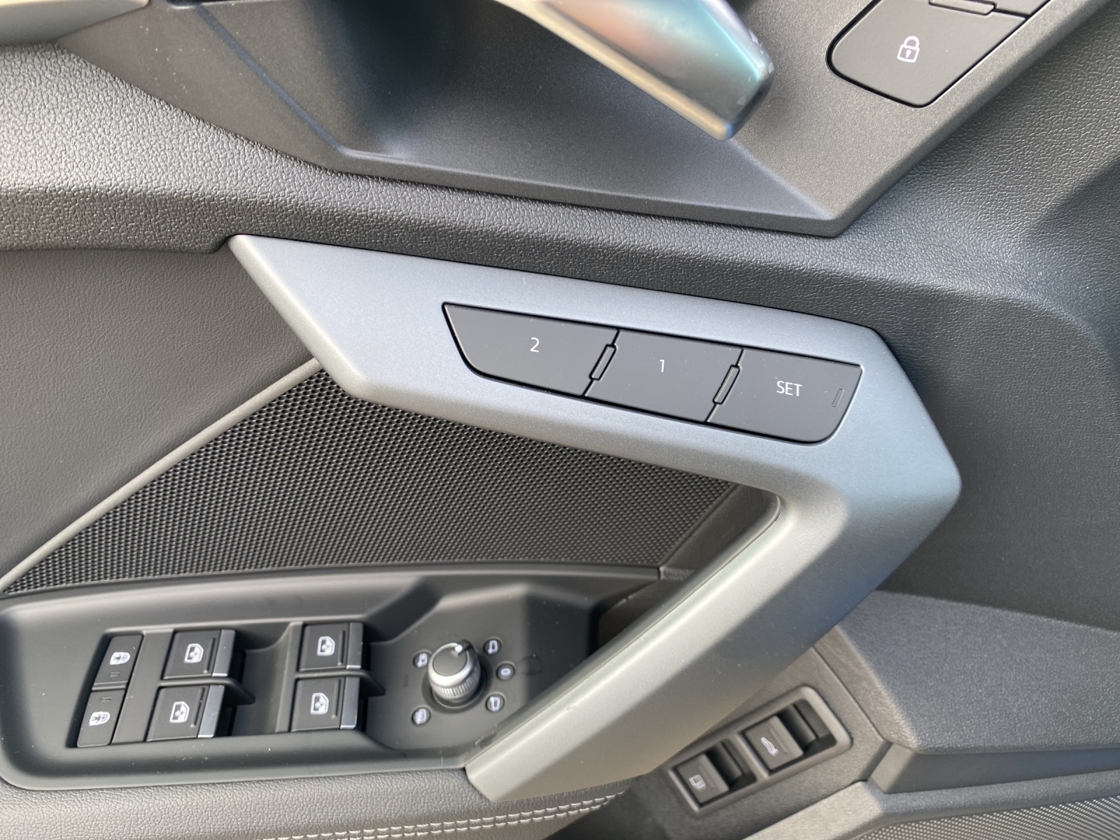 AUDI A3 Sportback 40 TFSI e Attraction S-tronic-image-14