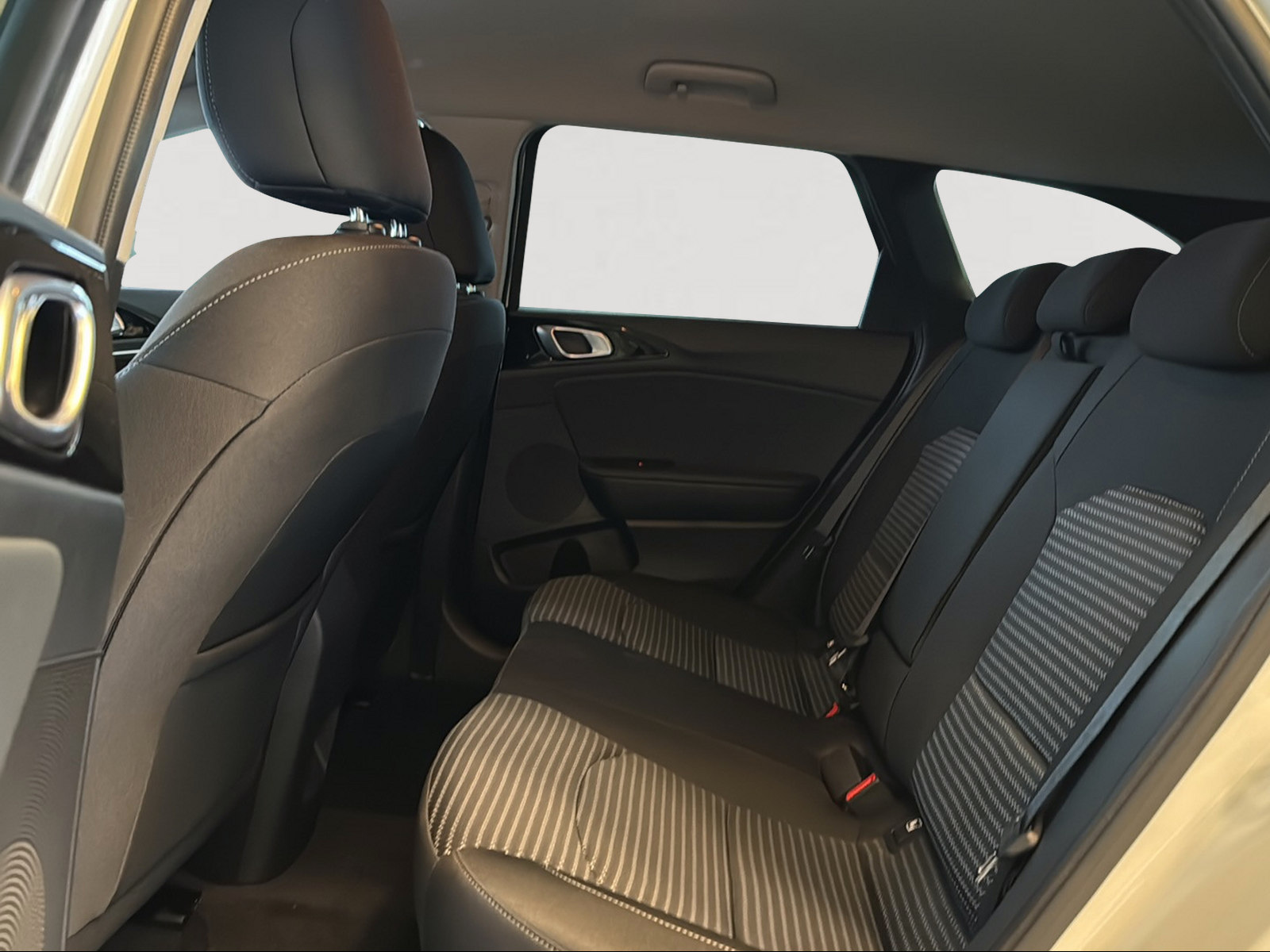 KIA Ceed Sportswagon 1.5 T-GDi Power DCT-image-10