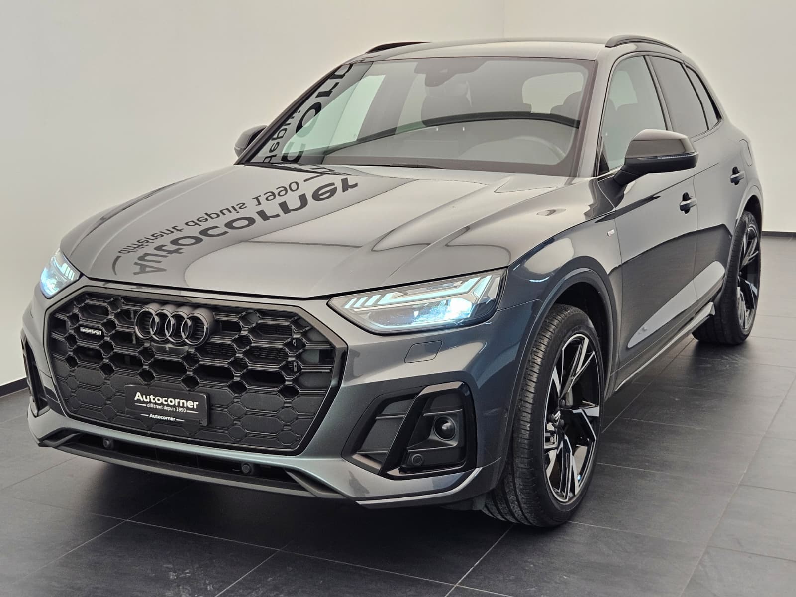 AUDI Q5 50 TFSI e PHEV Black Edition quattro S-tronic-image-1