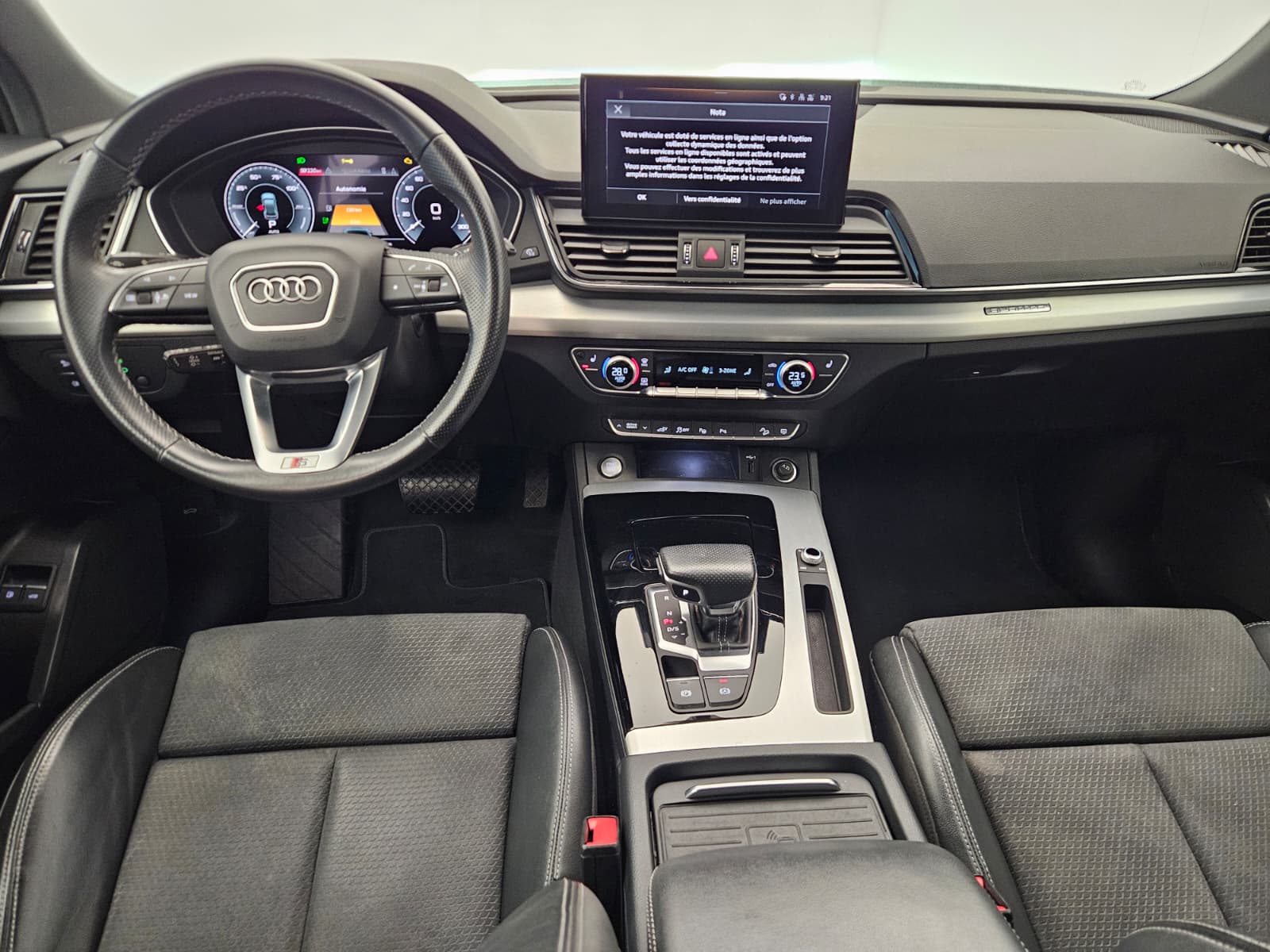 AUDI Q5 50 TFSI e PHEV Black Edition quattro S-tronic-image-9
