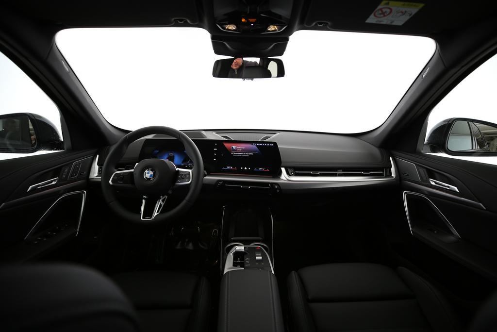 BMW X1 20i sDrive-image-4
