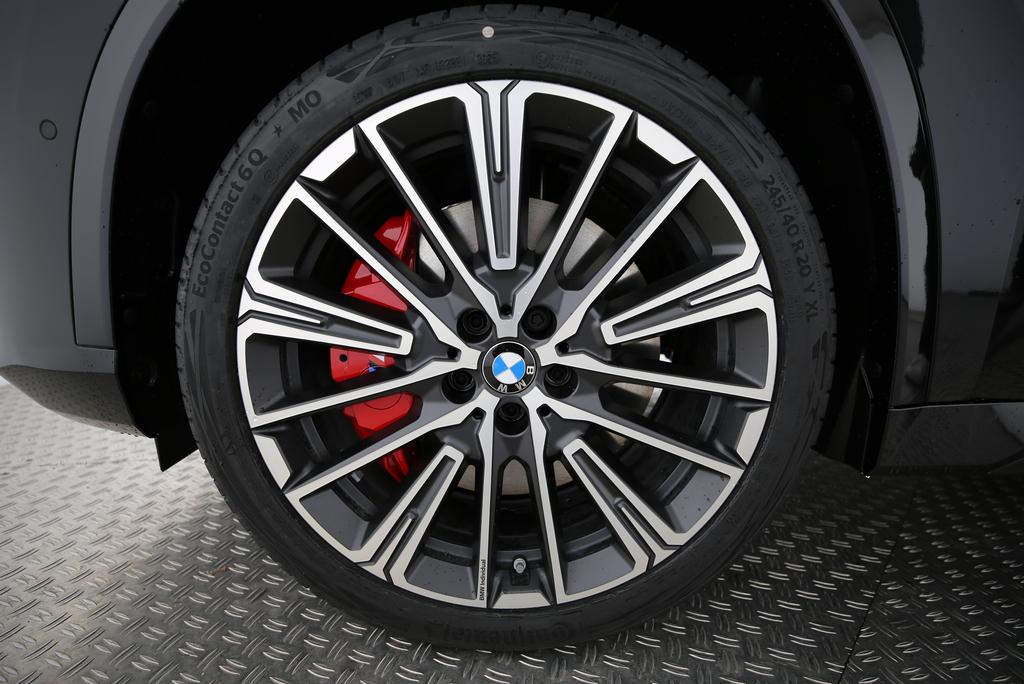 BMW X1 20i sDrive-image-2