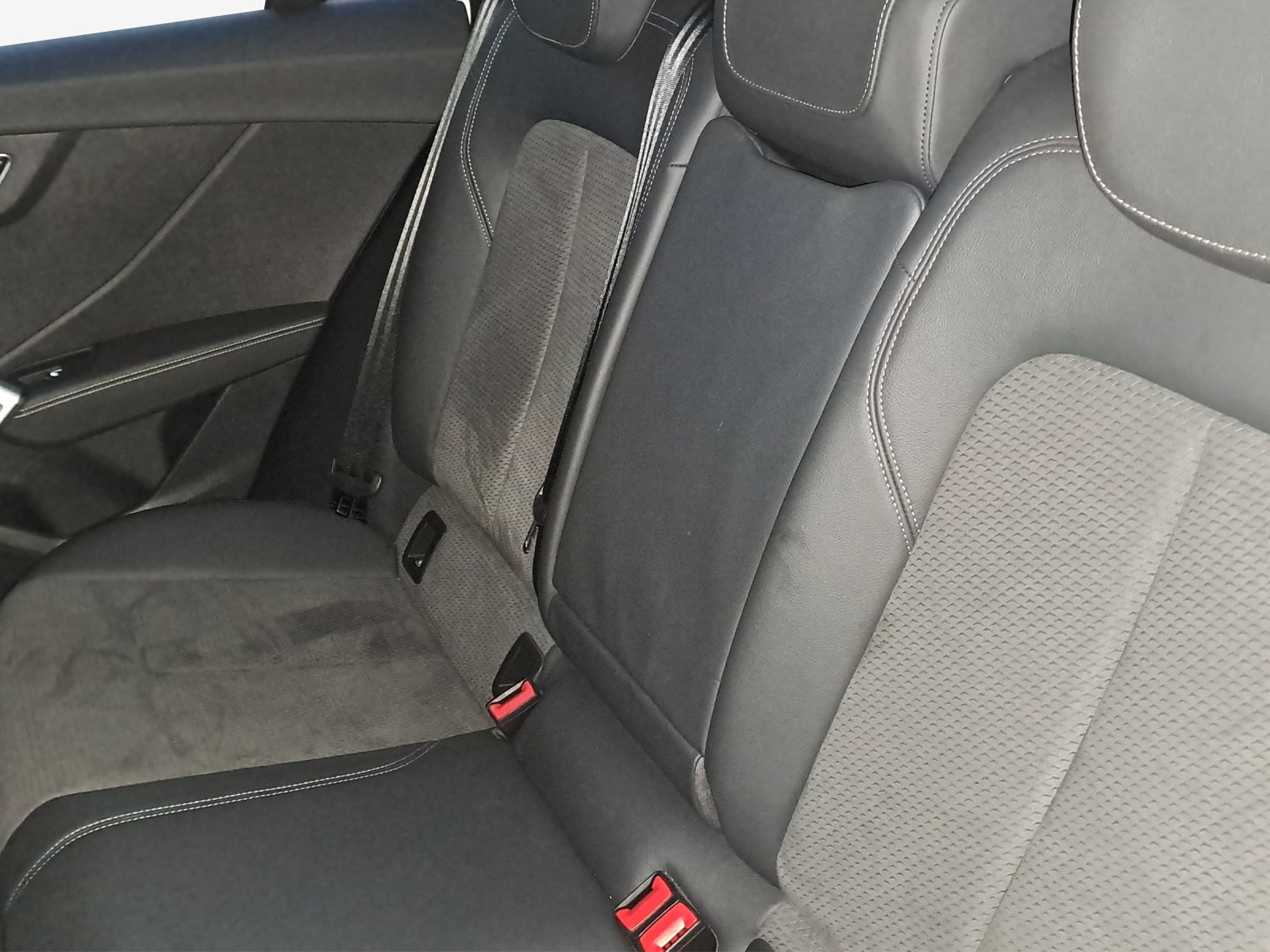 AUDI Q2 40 TFSI S line quattro S-tronic-image-11