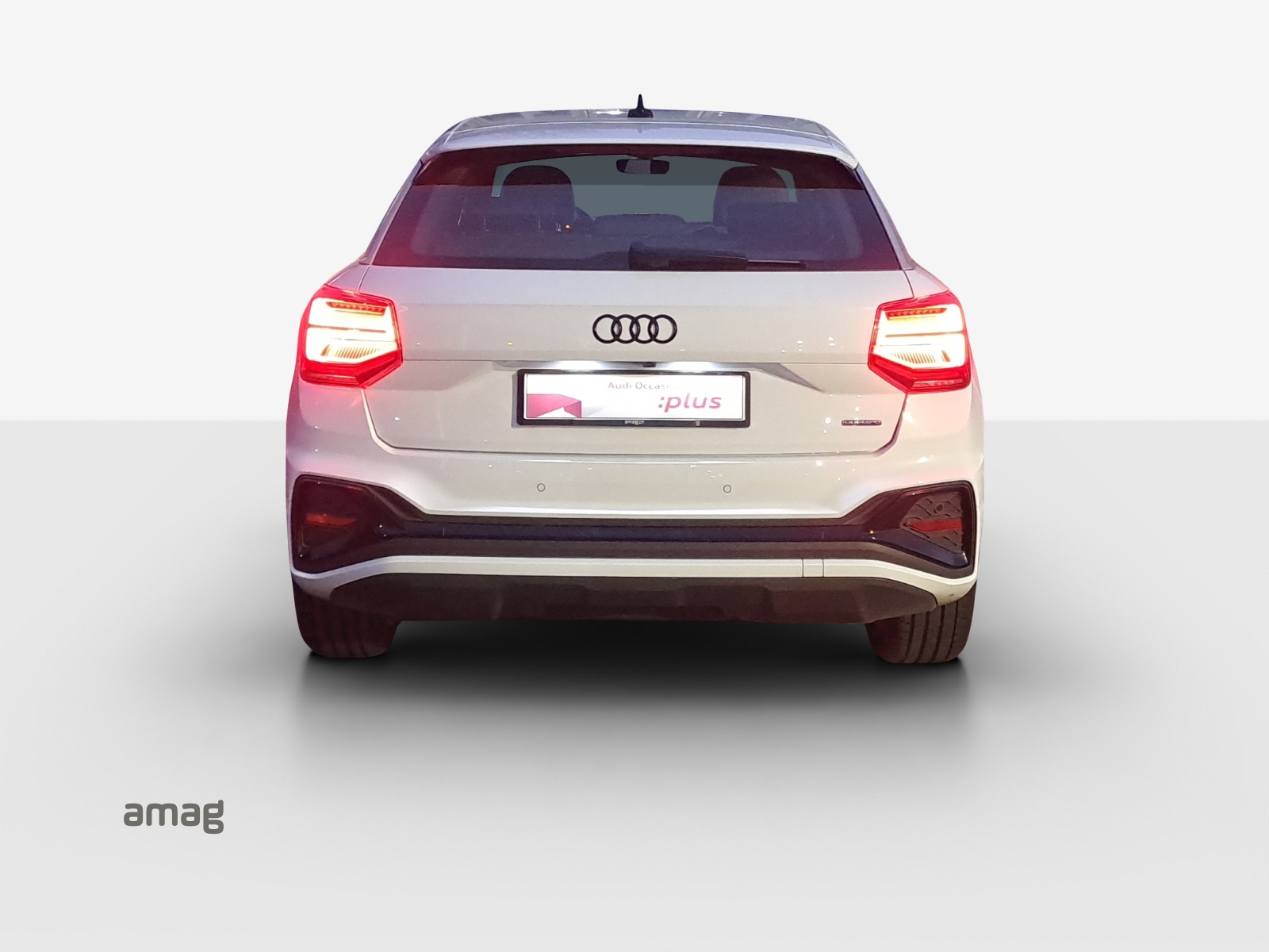 AUDI Q2 40 TFSI S line quattro S-tronic-image-3