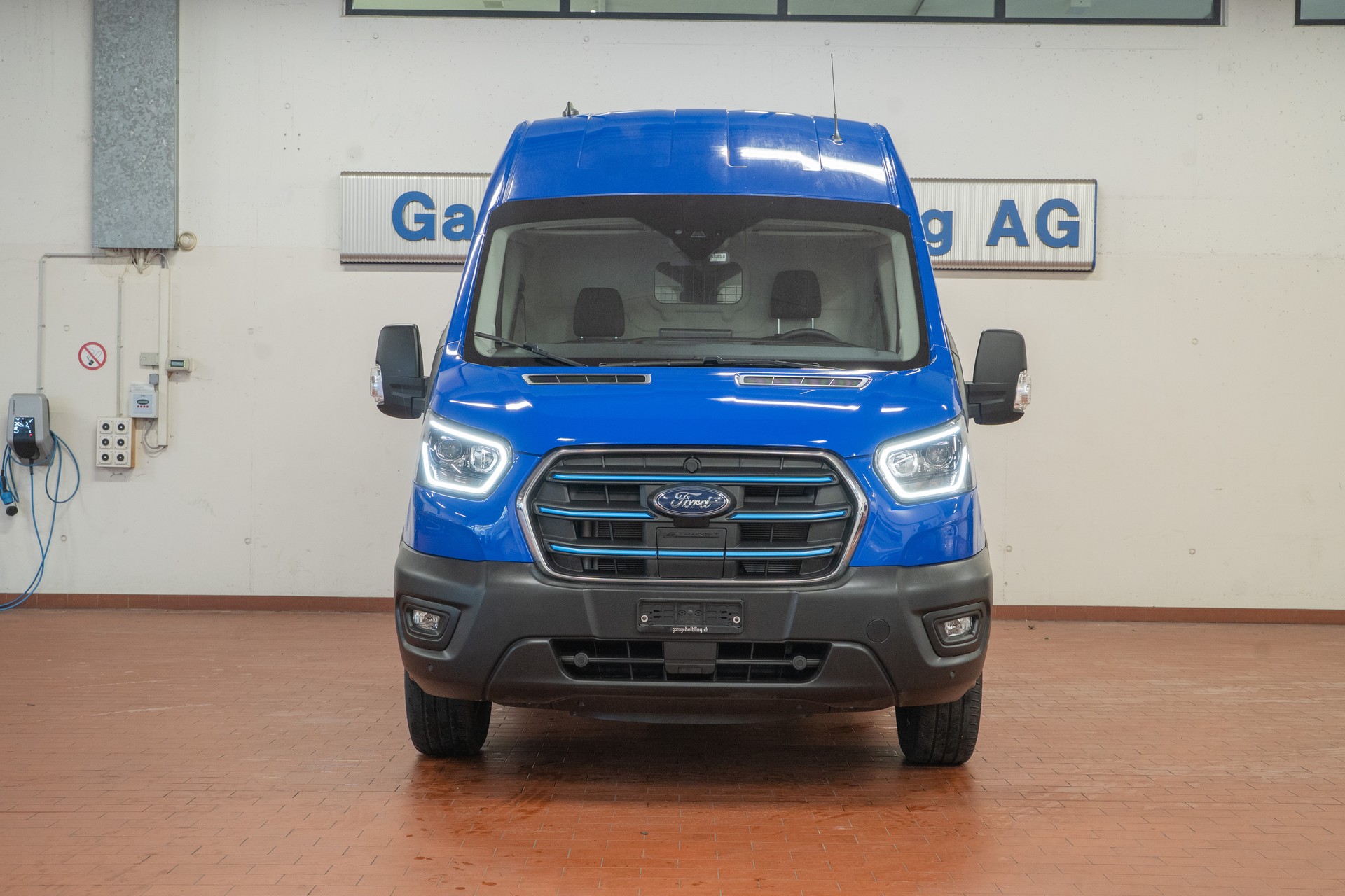 FORD E-Transit Van 390 L2H2 68kWh Trend-image-1