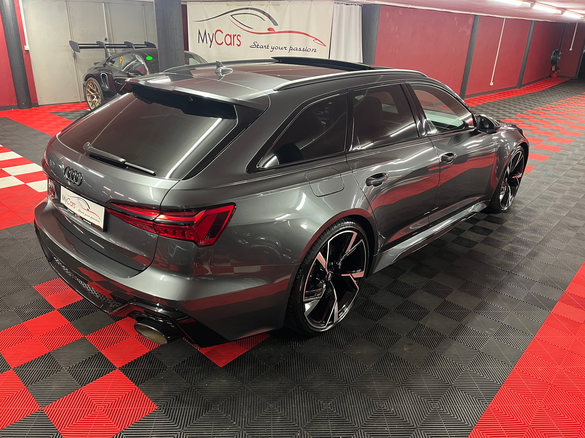 AUDI RS6 Avant 4.0 TFSI V8 quattro-image-5