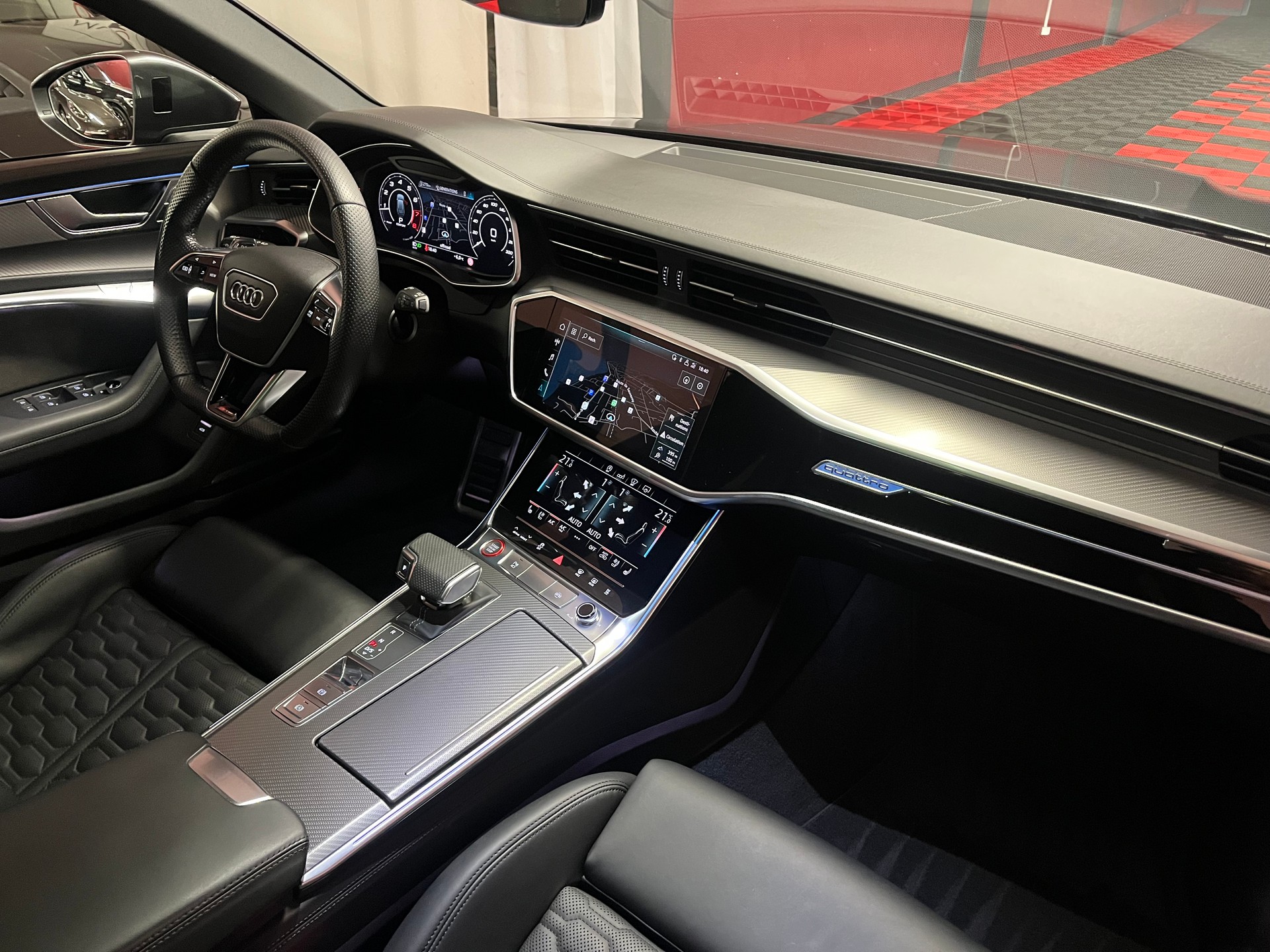 AUDI RS6 Avant 4.0 TFSI V8 quattro-image-13