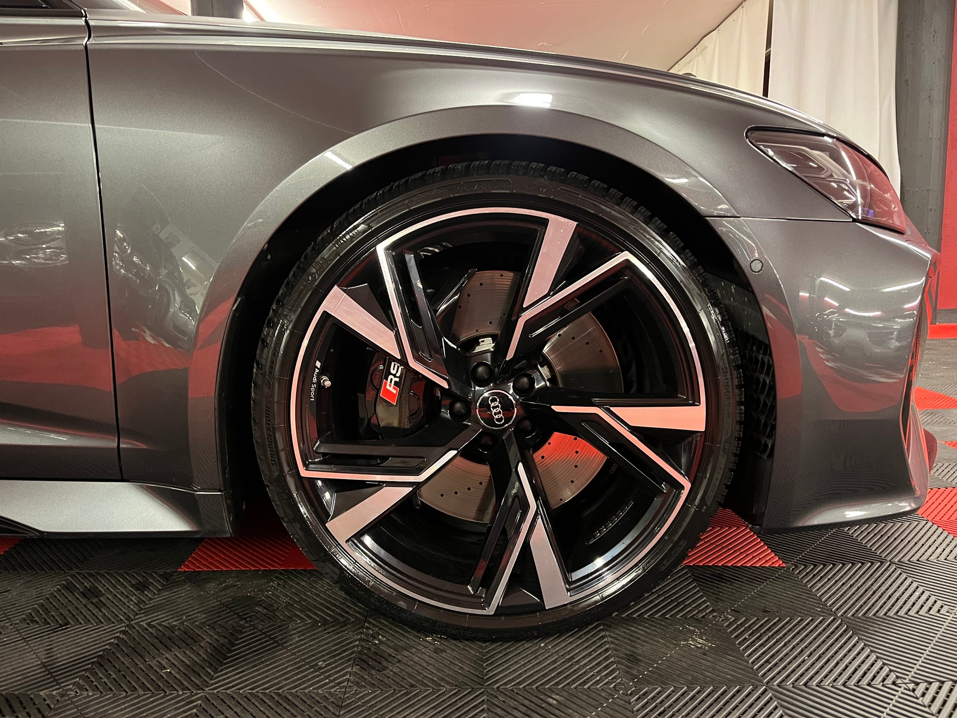 AUDI RS6 Avant 4.0 TFSI V8 quattro-image-3