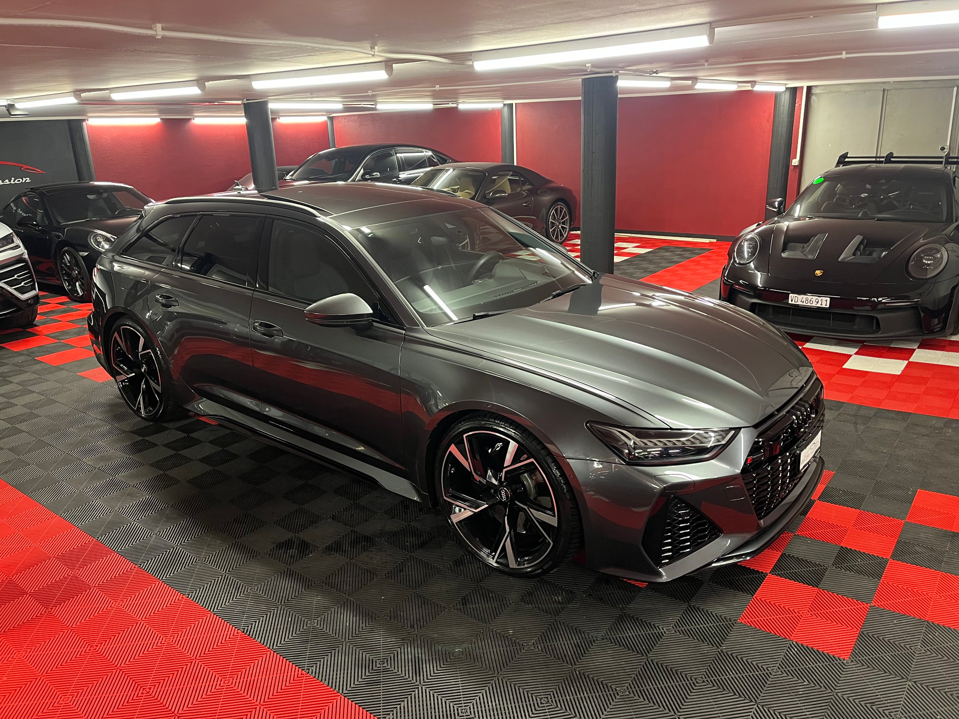 AUDI RS6 Avant 4.0 TFSI V8 quattro-image-4
