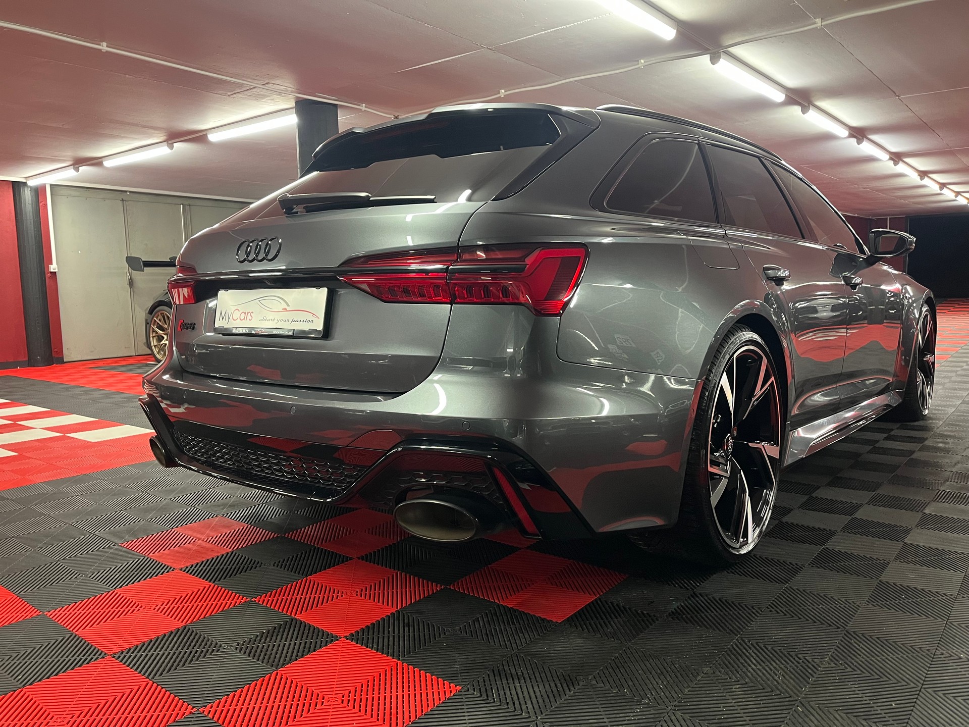 AUDI RS6 Avant 4.0 TFSI V8 quattro-image-6