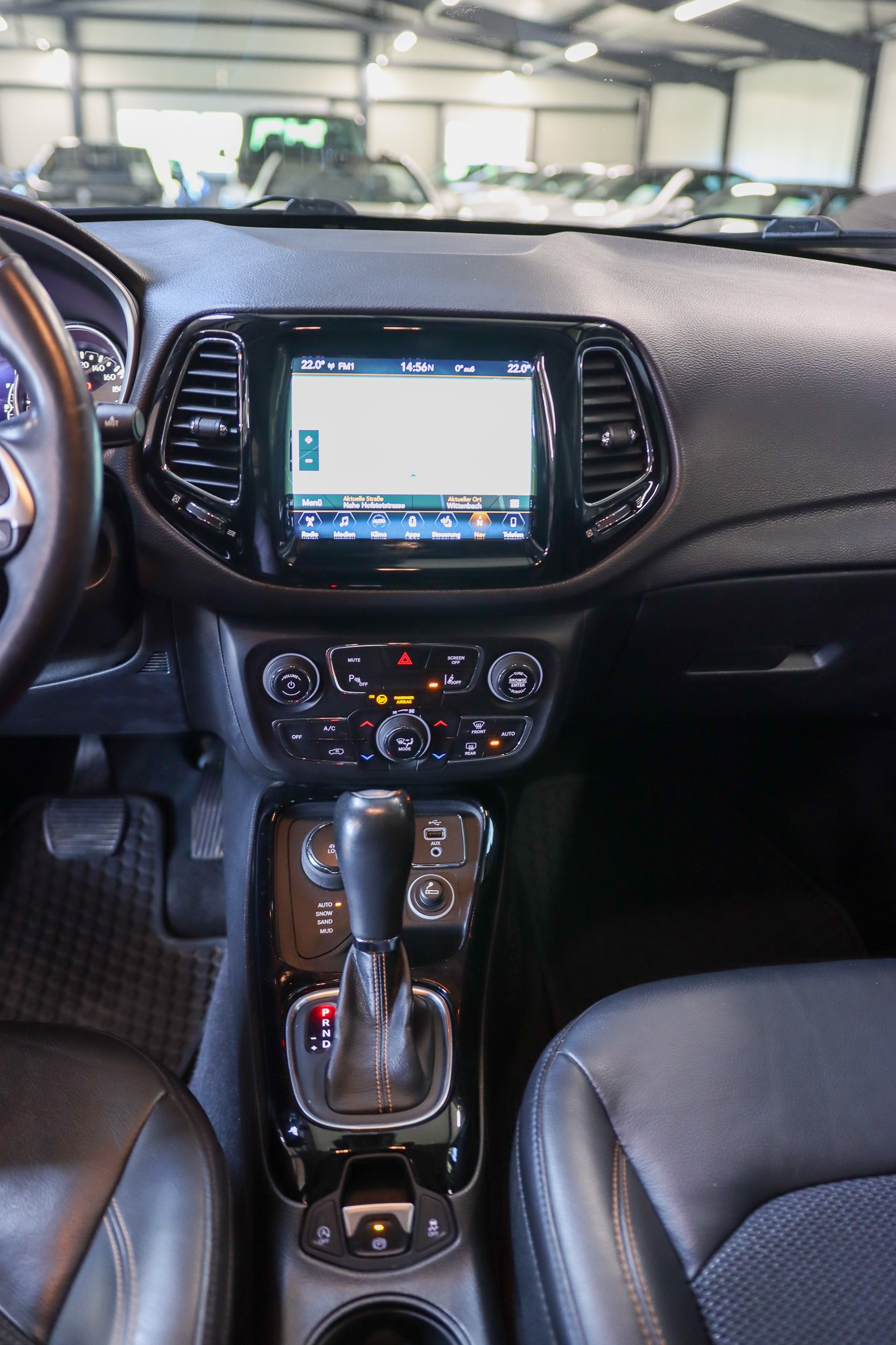 JEEP Compass 1.4 Turbo Limited AWD 9ATX-image-12