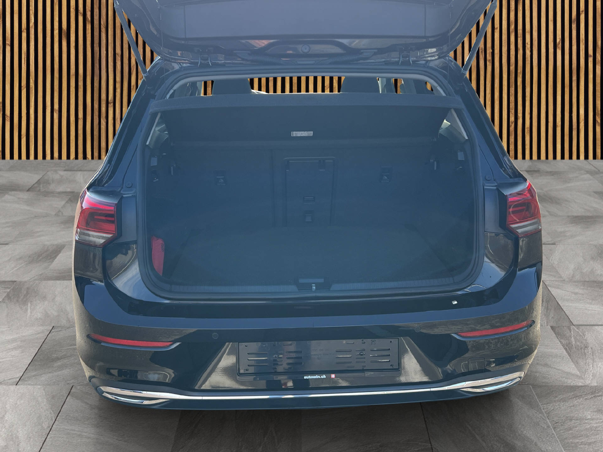 VW Golf VIII 2.0 TSI Style DSG-image-15