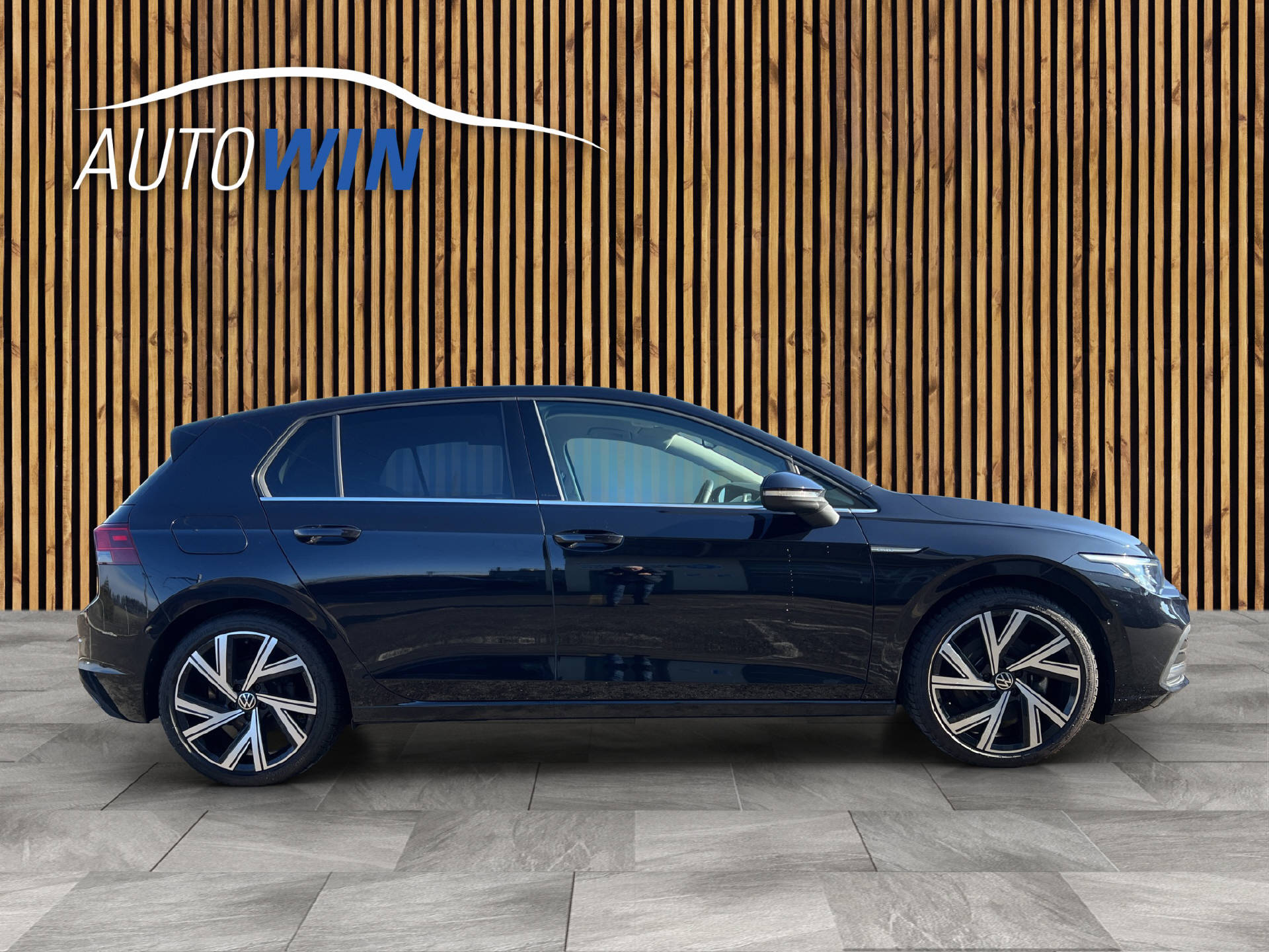 VW Golf VIII 2.0 TSI Style DSG-image-5