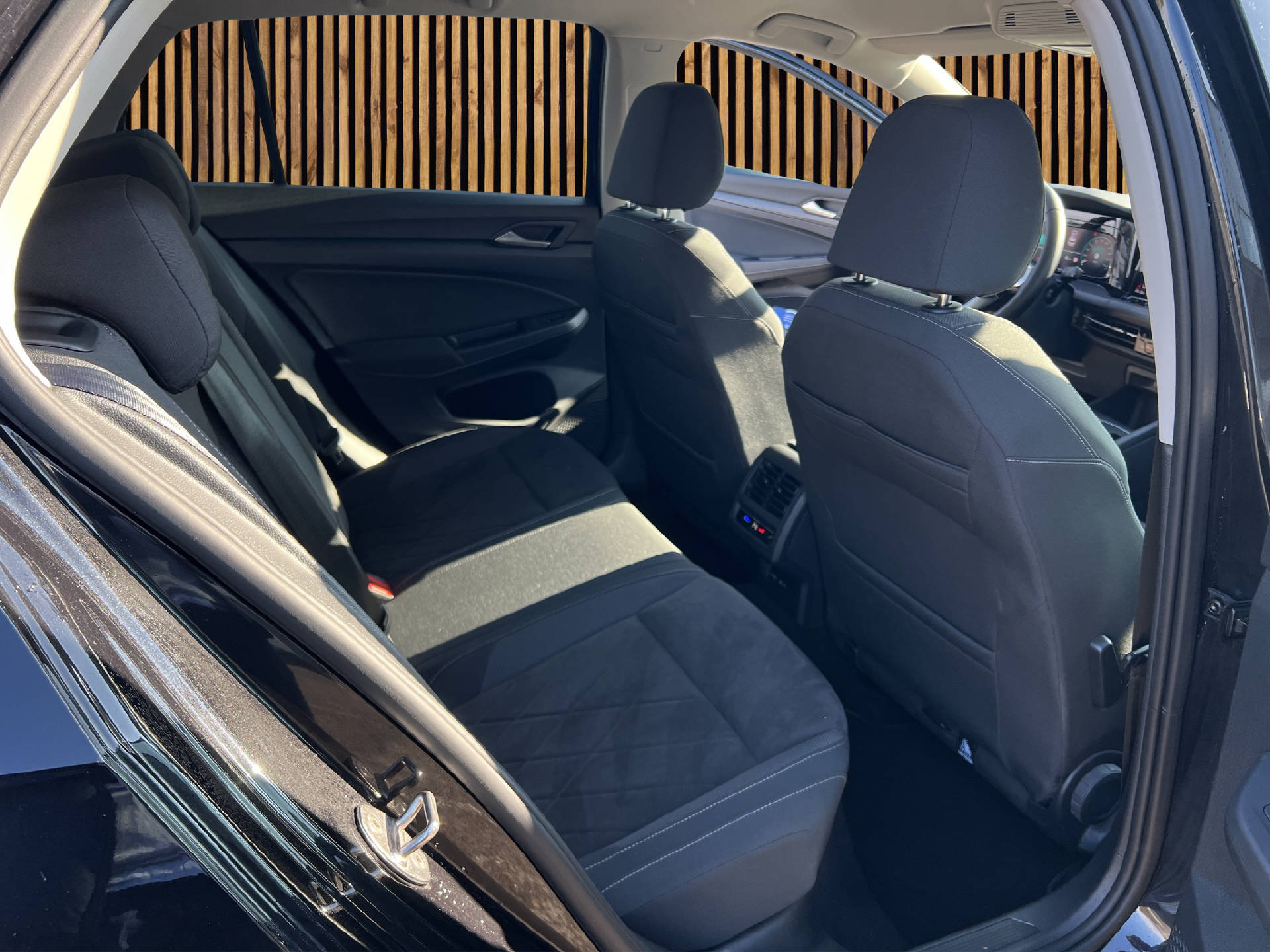 VW Golf VIII 2.0 TSI Style DSG-image-9