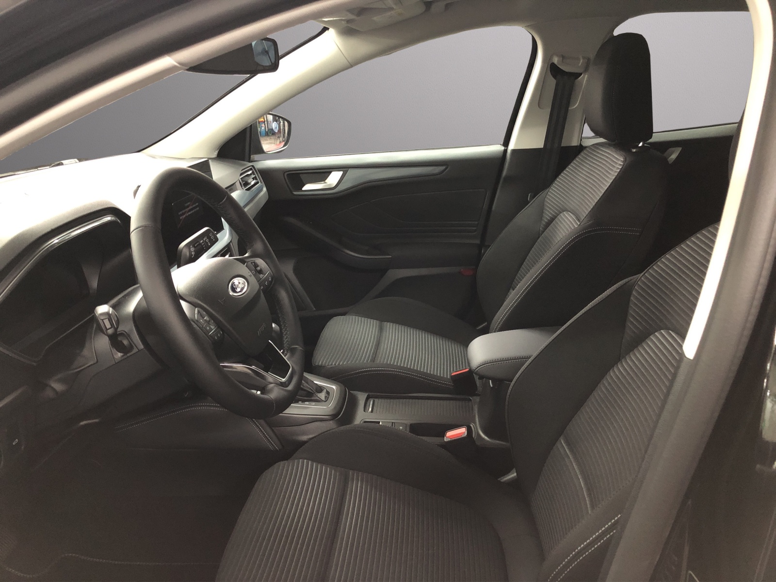 FORD Focus Station Wagon 1.0i EcoB-image-4