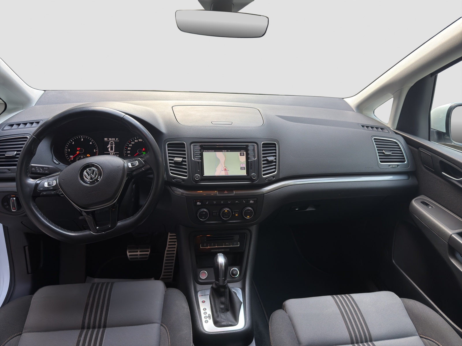 VW Sharan 2.0 TDI BMT Allstar 4Motion DSG-image-7