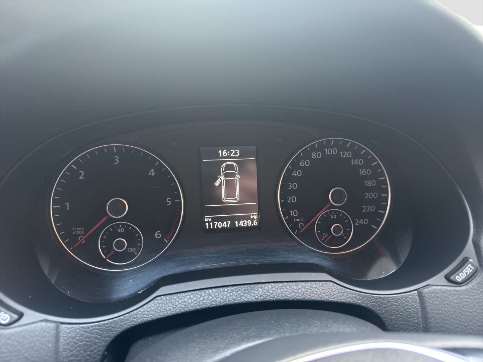 VW Sharan 2.0 TDI BMT Allstar 4Motion DSG-image-5