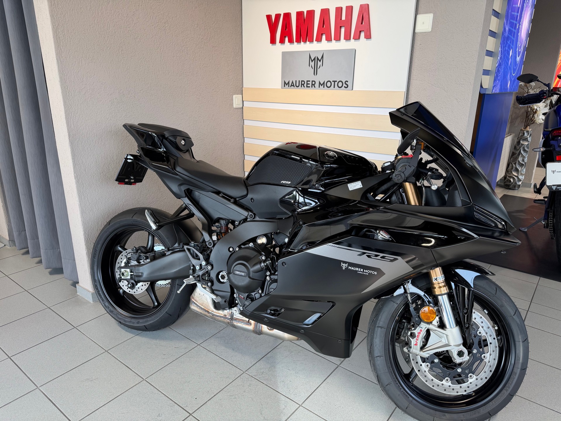 YAMAHA YZF-R9
