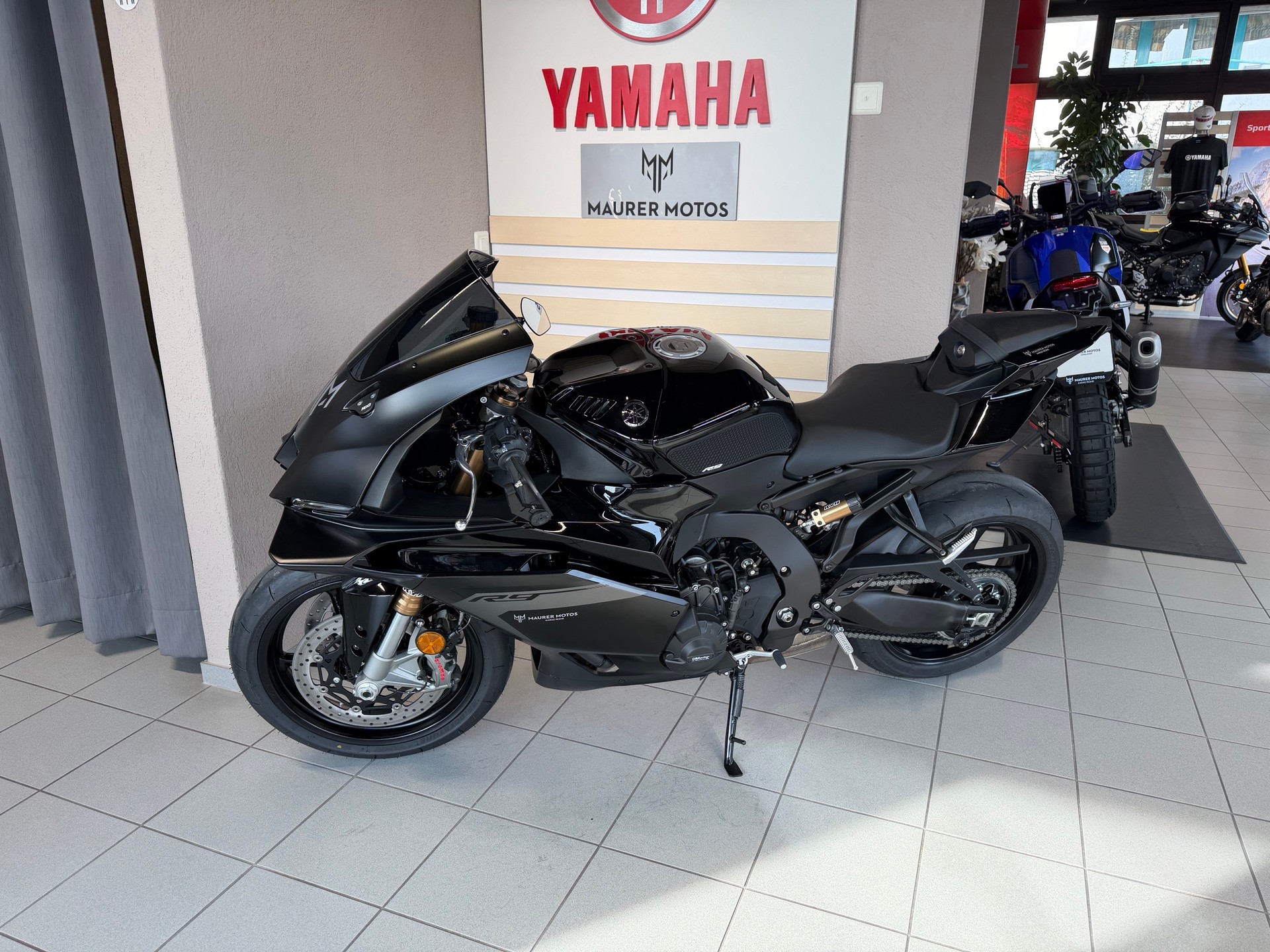 YAMAHA YZF-R9-showroom-element-1