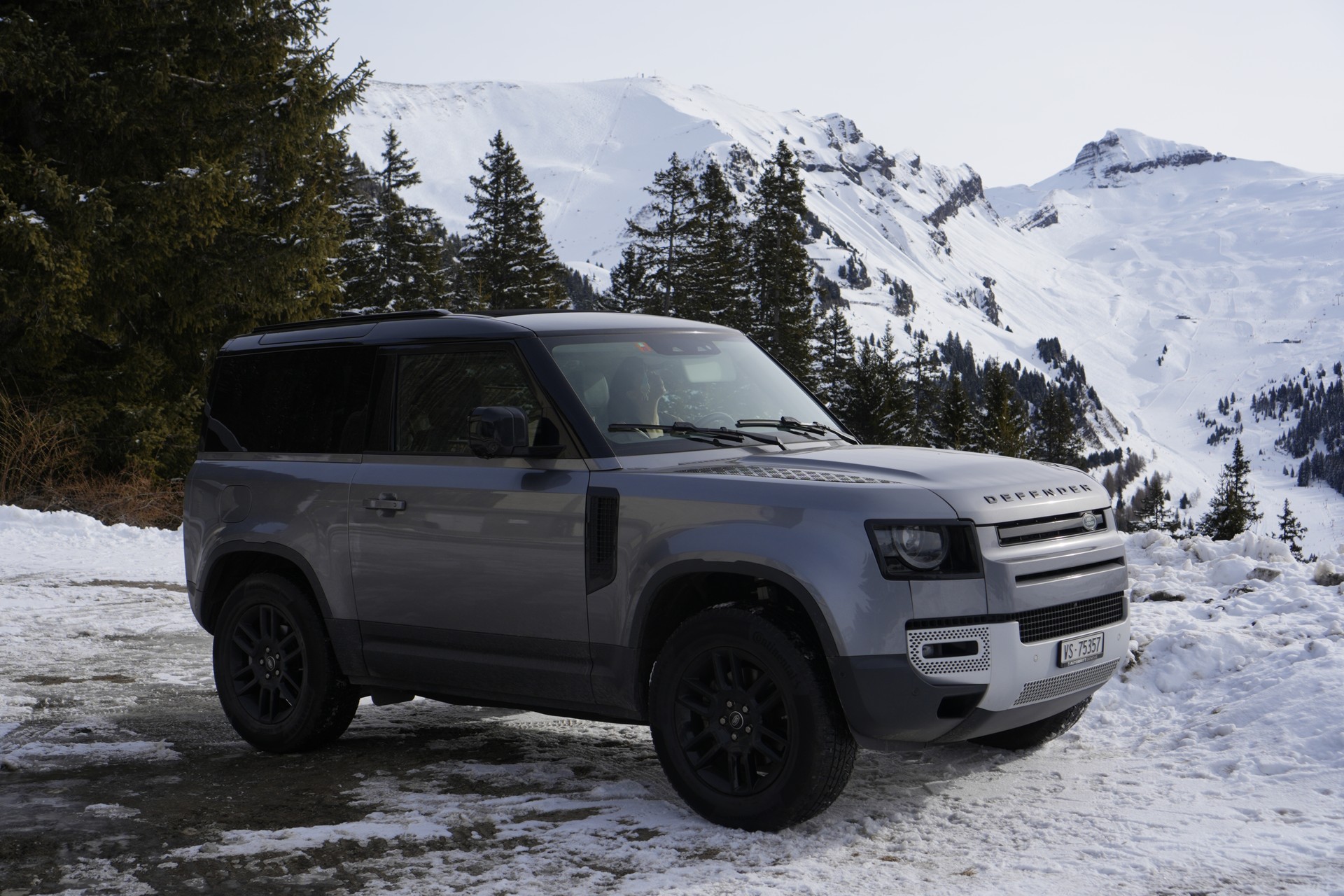 LAND ROVER Defender 90 P300 Si4 S AT8-image-0