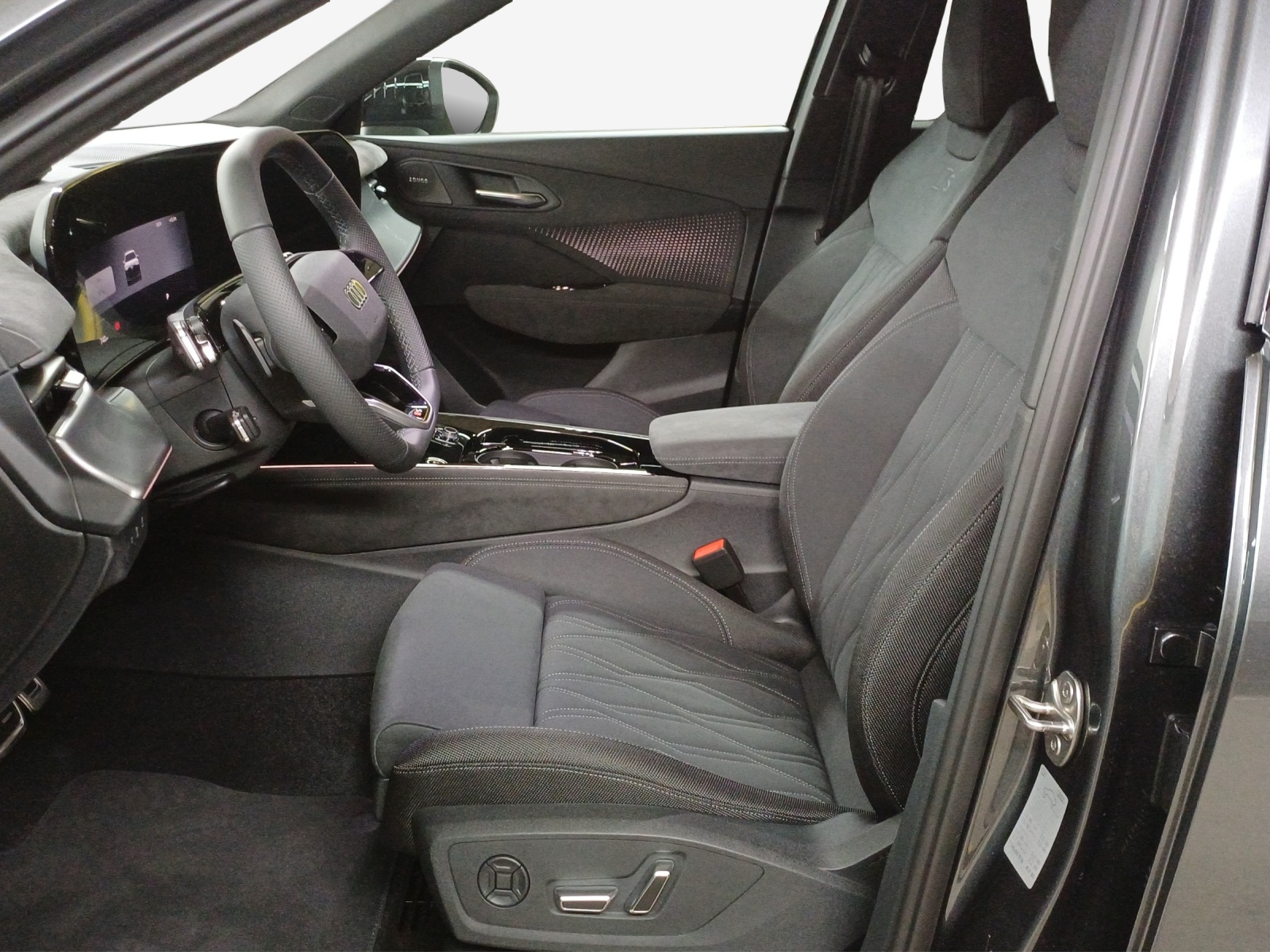 AUDI Q3 SUV 110 kW TFSI S tronic-image-7
