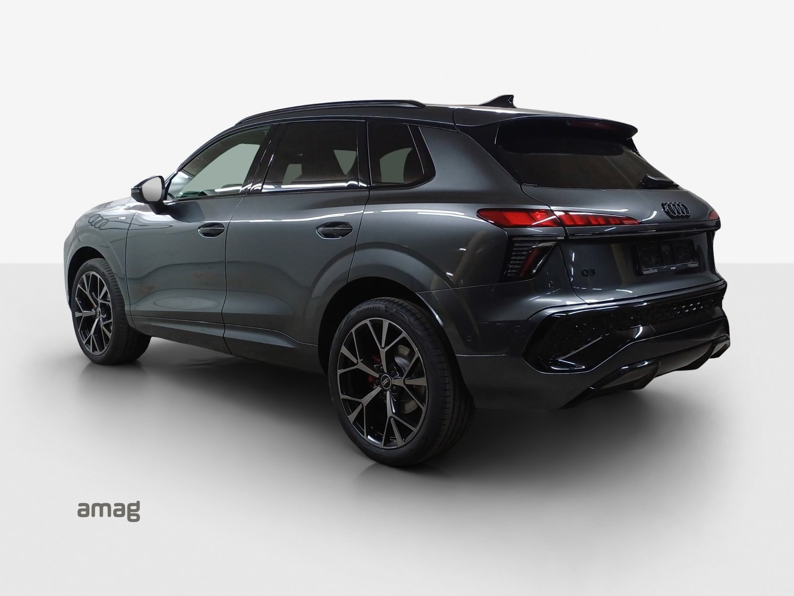 AUDI Q3 SUV 110 kW TFSI S tronic-image-2