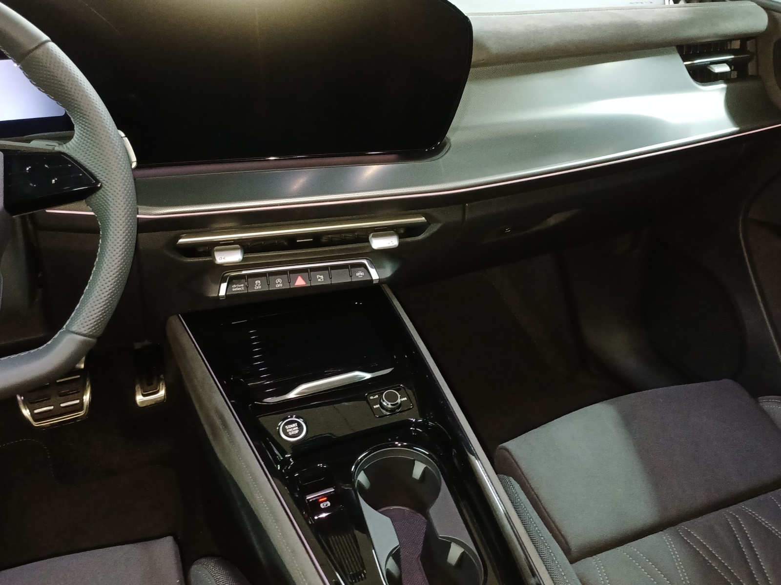 AUDI Q3 SUV 110 kW TFSI S tronic-image-10