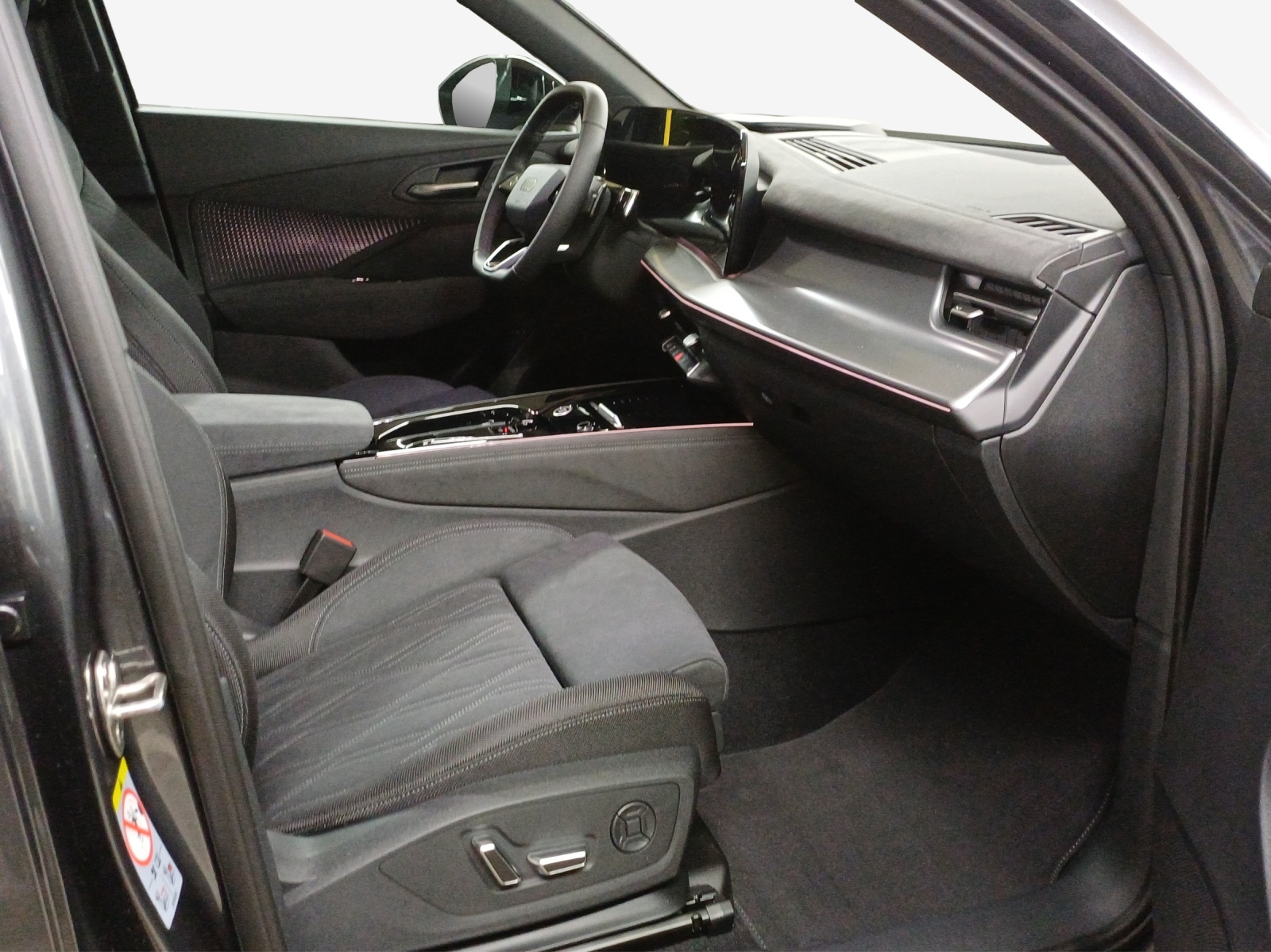 AUDI Q3 SUV 110 kW TFSI S tronic-image-13