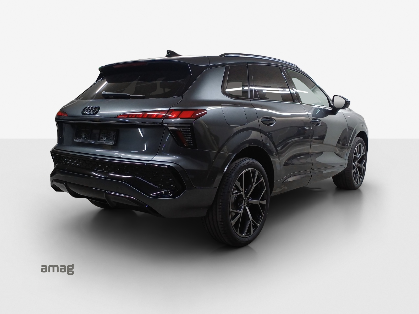 AUDI Q3 SUV 110 kW TFSI S tronic-image-4