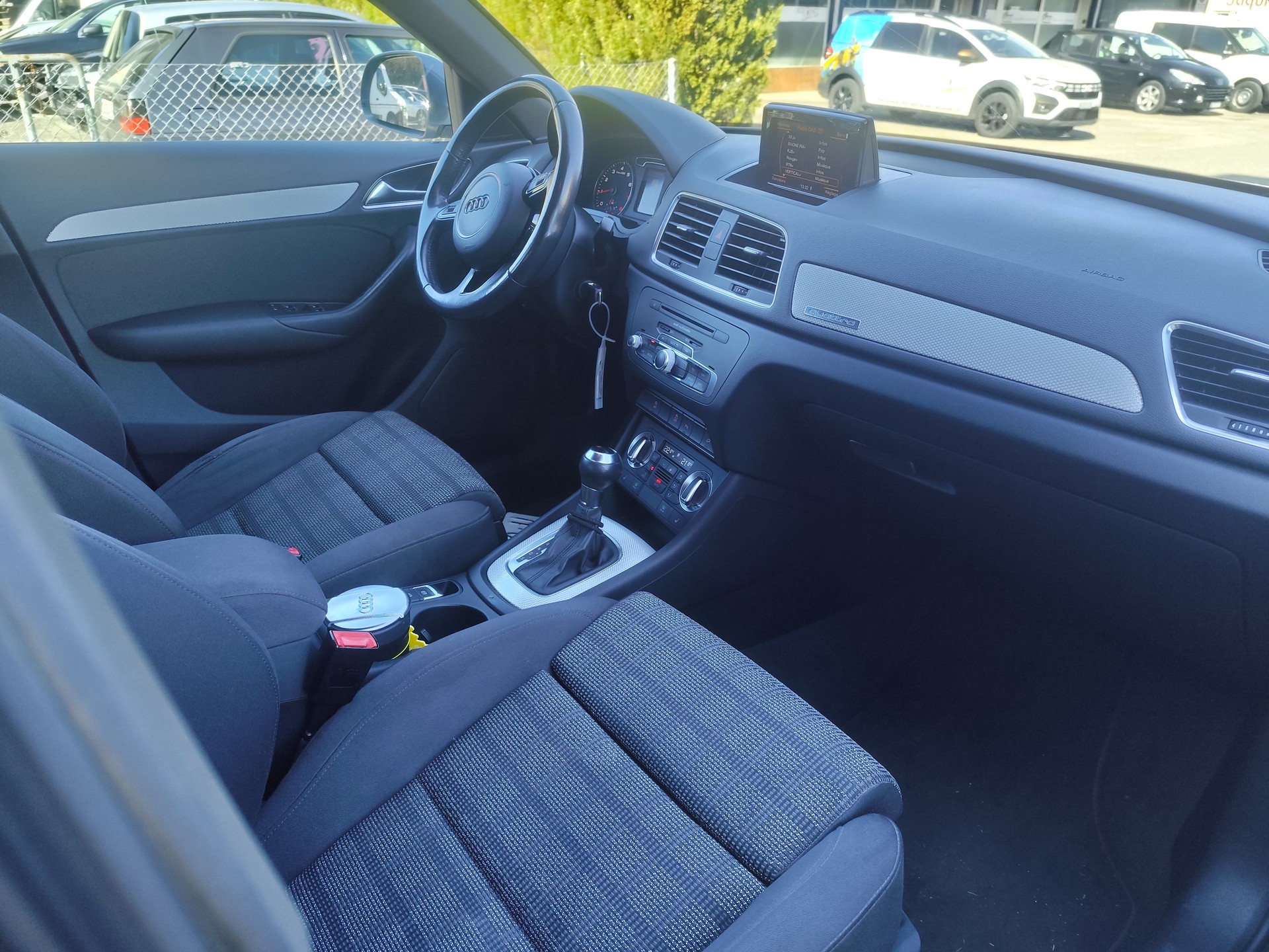 AUDI Q3 2.0 TFSI quattro S-tronic-image-11