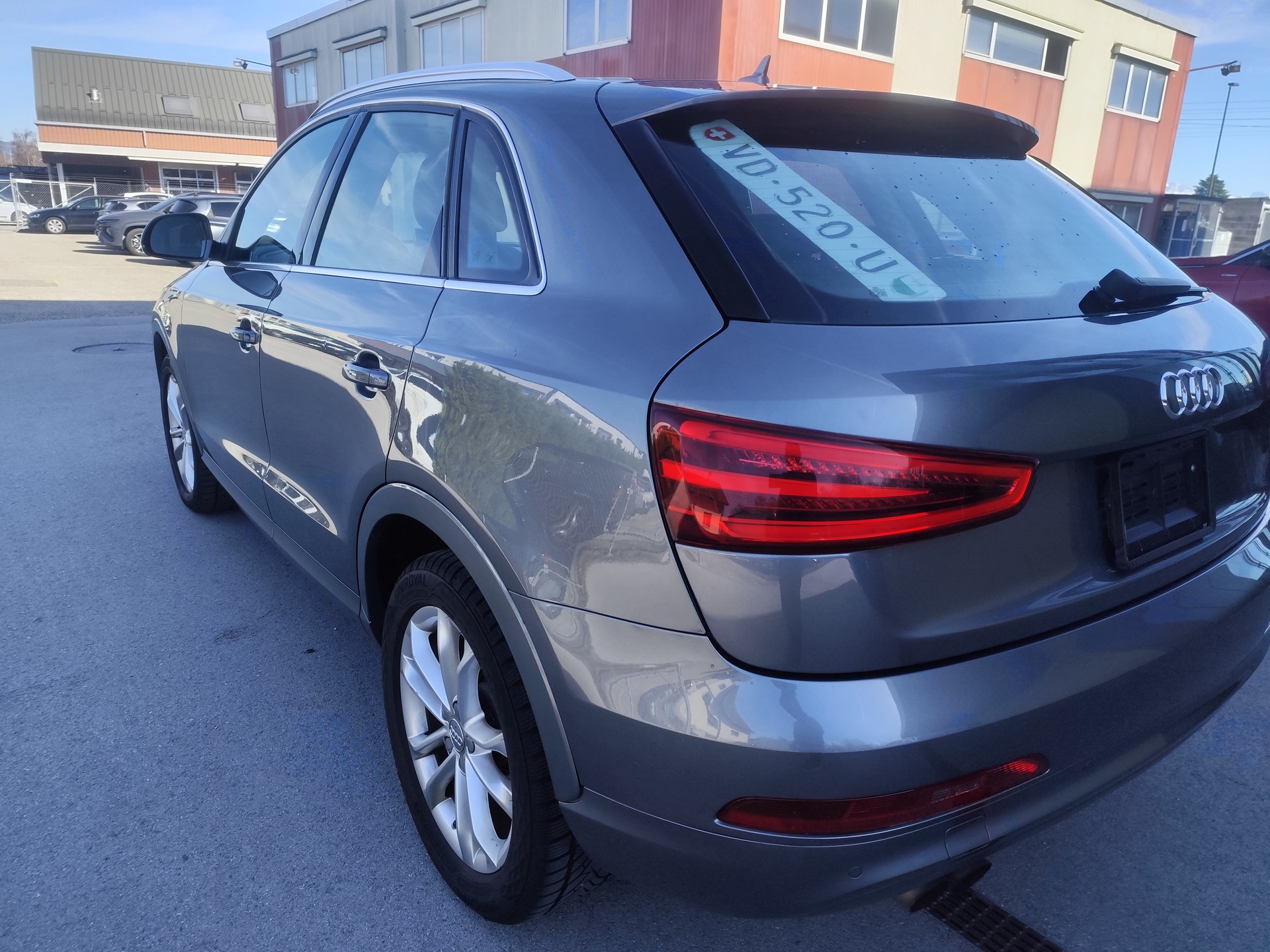 AUDI Q3 2.0 TFSI quattro S-tronic-image-6