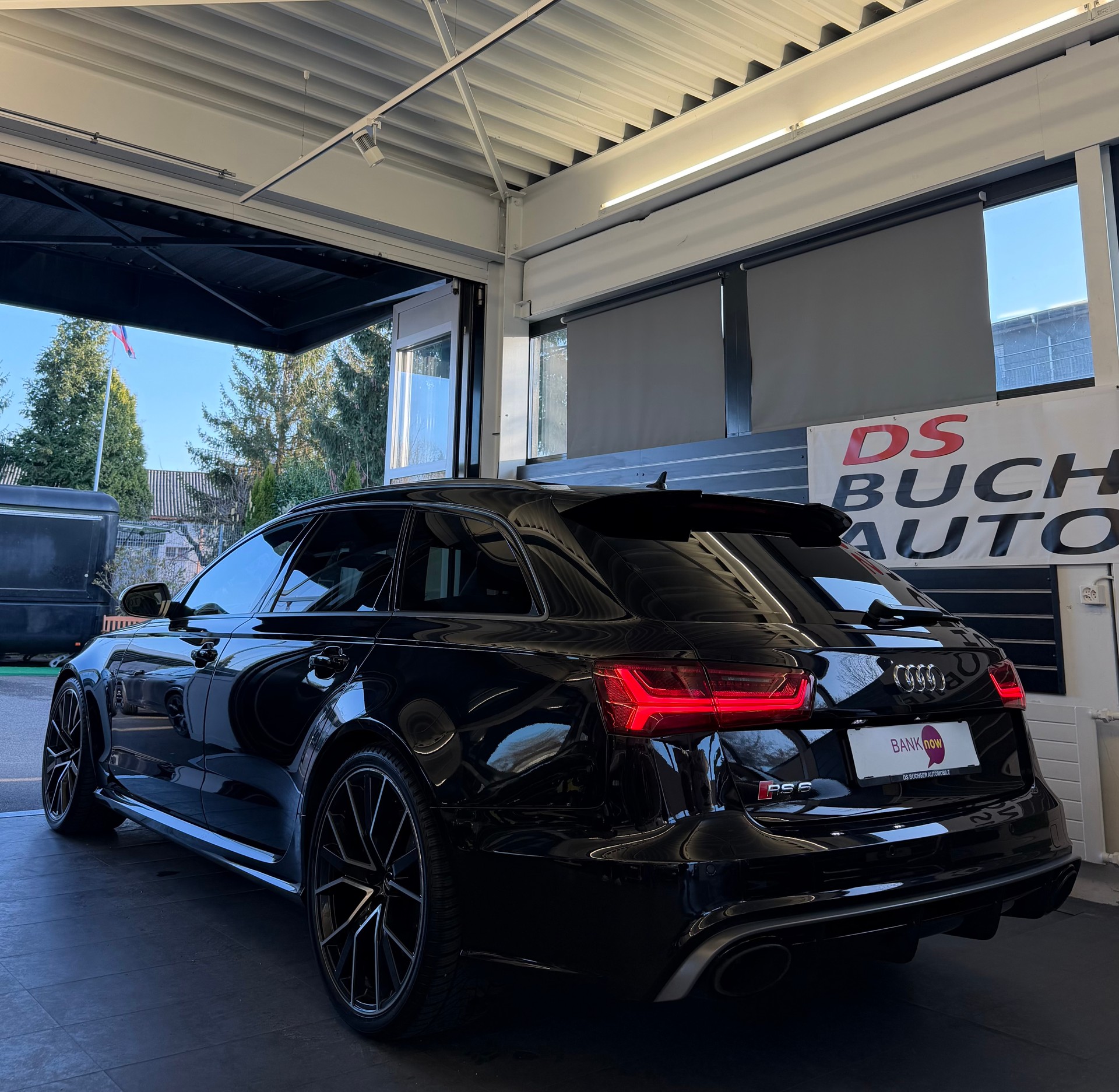 AUDI RS6 Avant 4.0 TFSI V8 performance quattro-image-2
