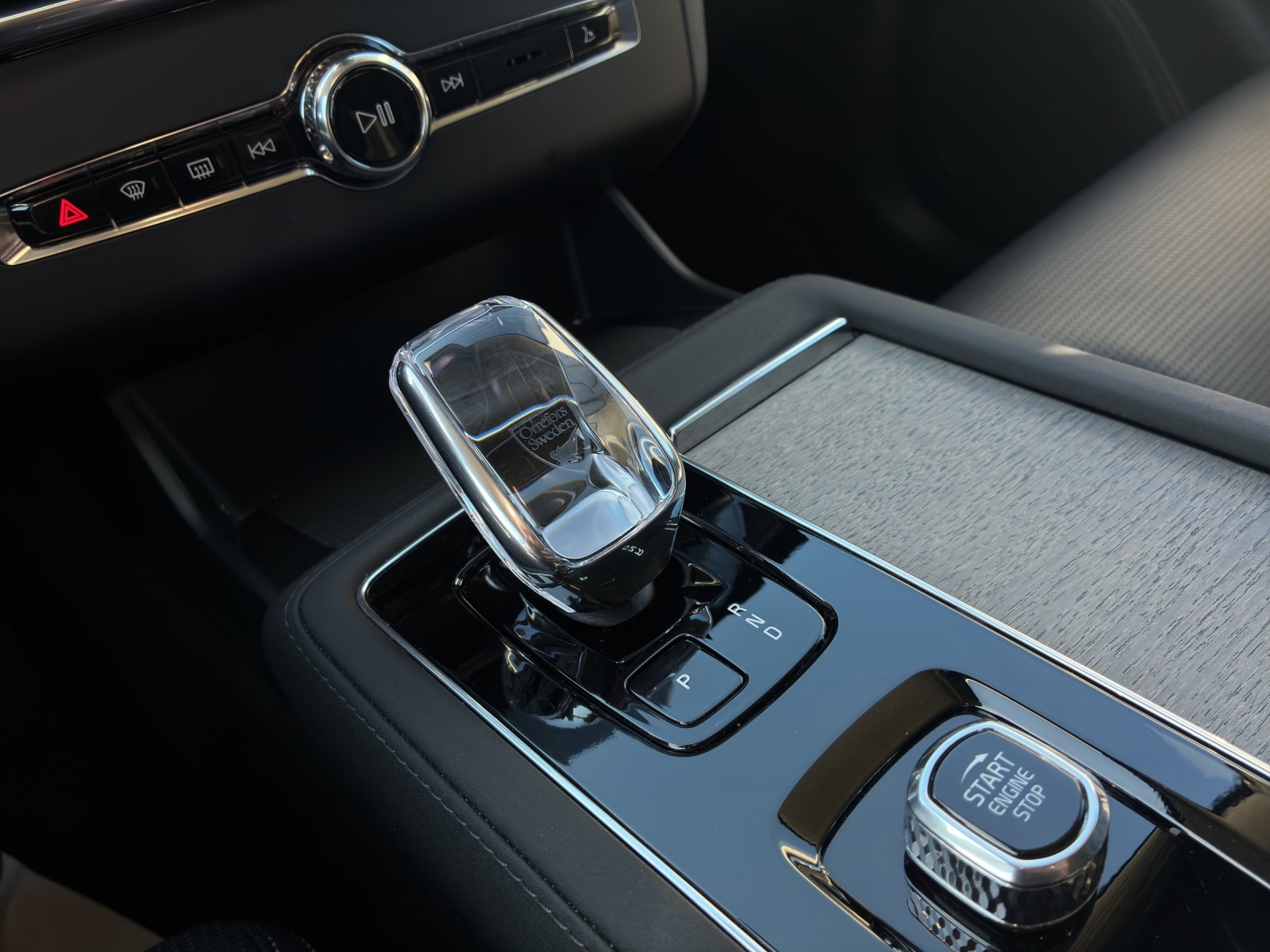 VOLVO XC90 2.0 T8 TE Plus Dark eAWD-image-19