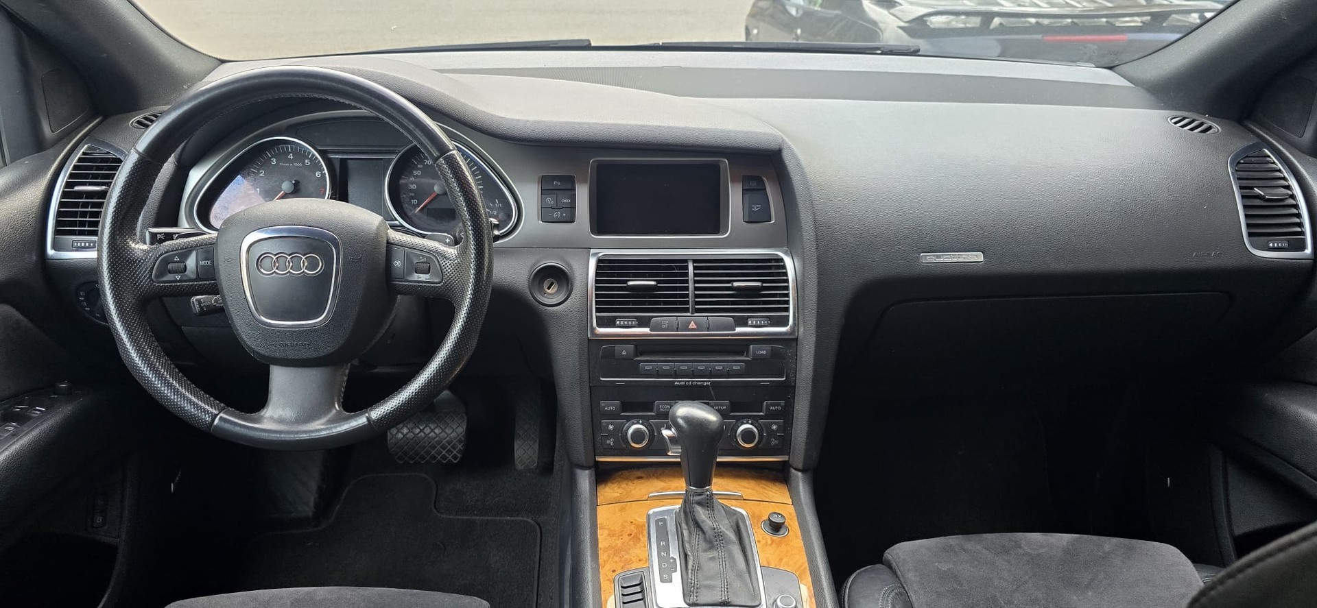 AUDI Q7 4.2 FSI quattro tiptronic +crochet 3200 kg 7 places-image-8