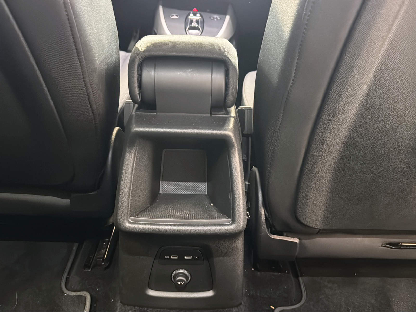AUDI Q4 e-tron 45 quattro-image-16