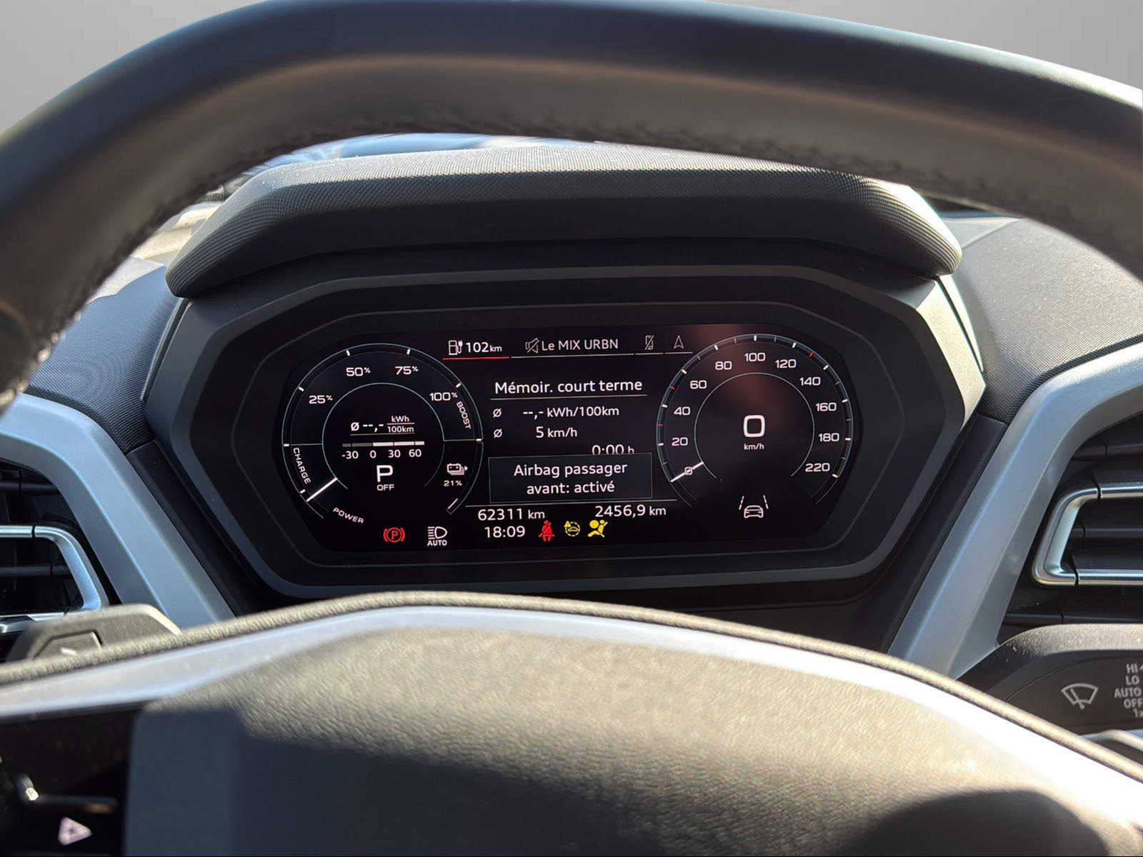 AUDI Q4 e-tron 45 quattro-image-8