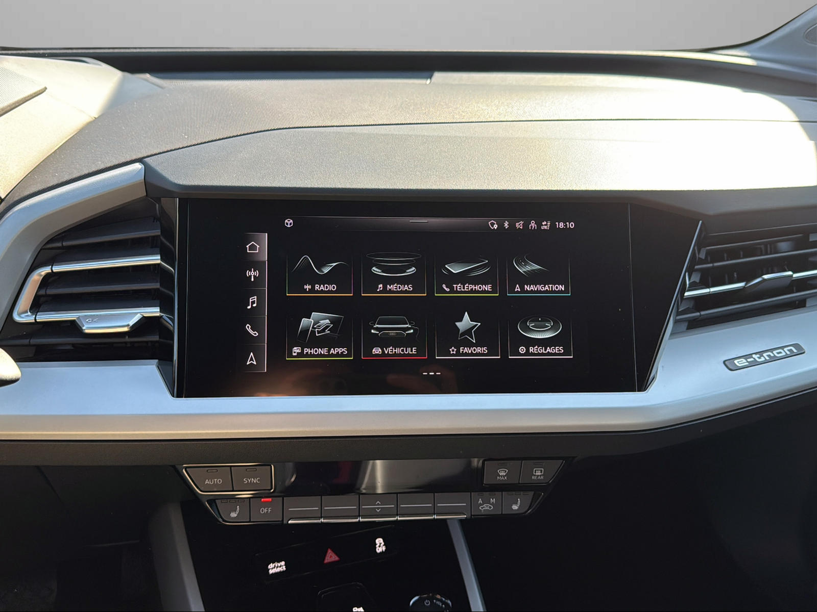 AUDI Q4 e-tron 45 quattro-image-10