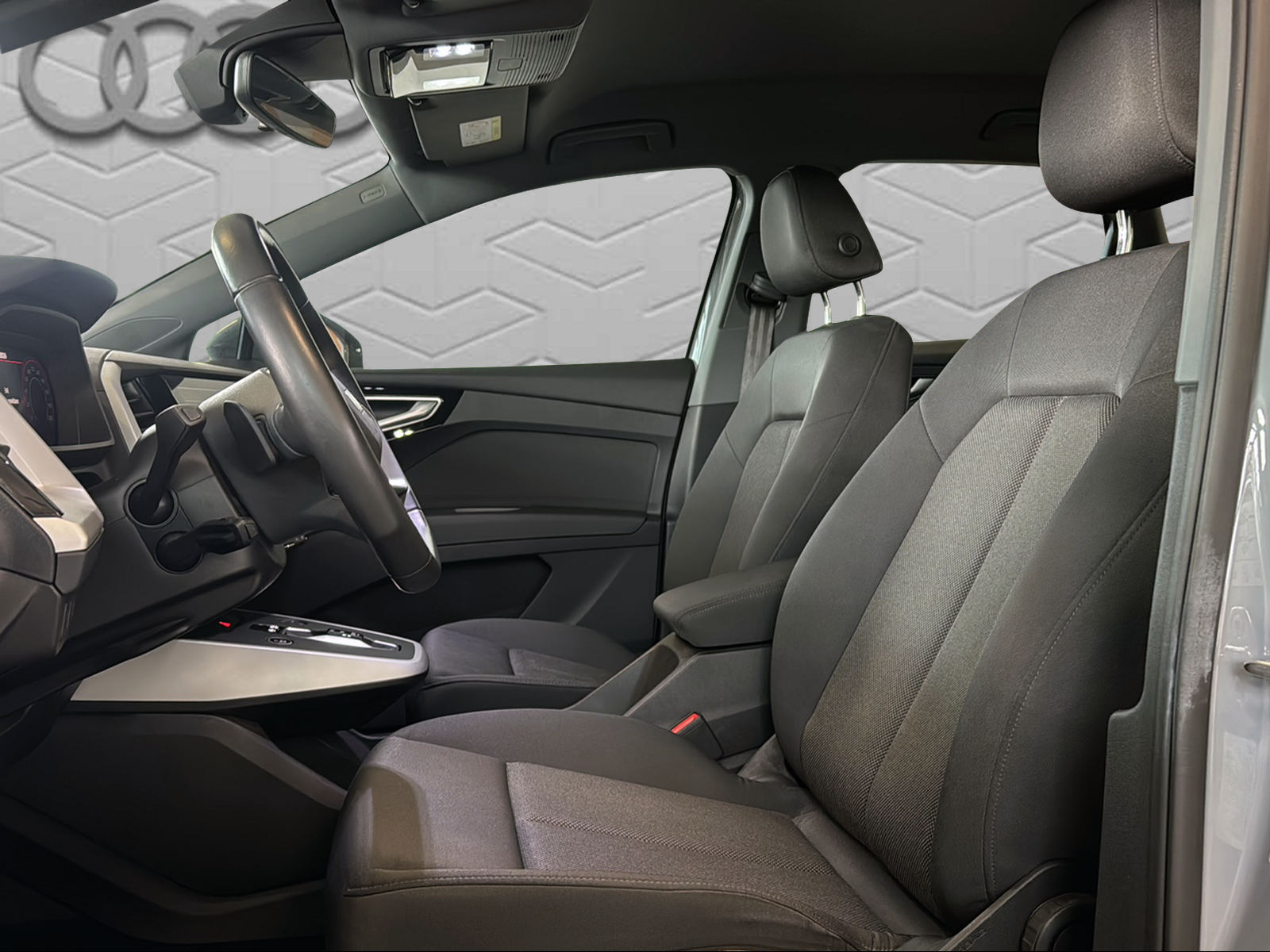 AUDI Q4 e-tron 45 quattro-image-10