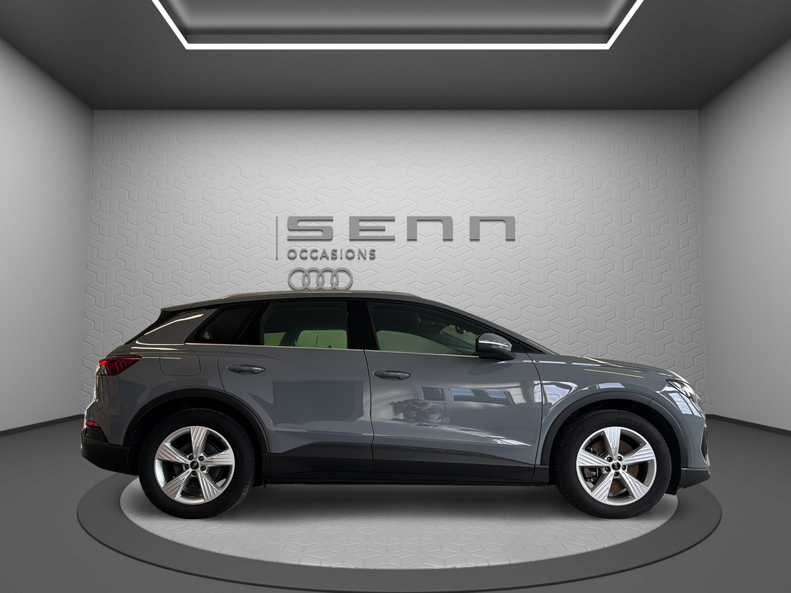 AUDI Q4 e-tron 45 quattro-image-6
