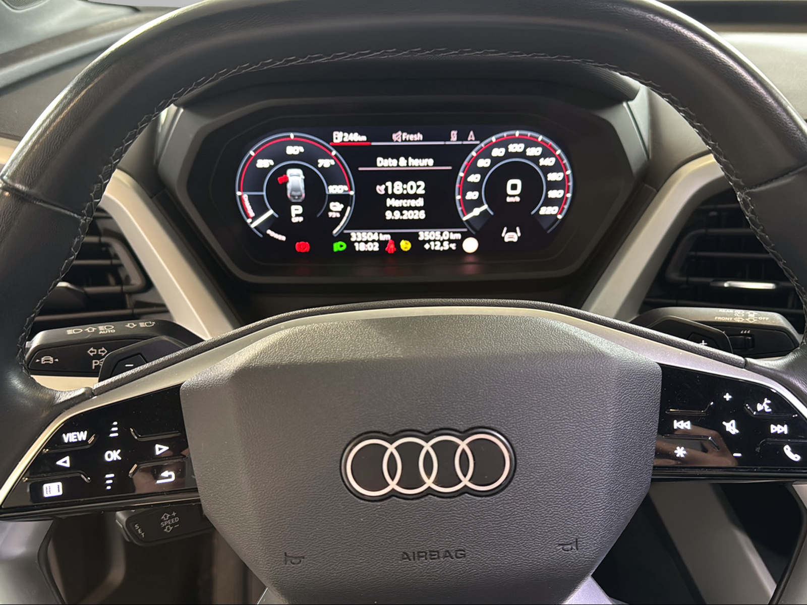 AUDI Q4 e-tron 45 quattro-image-13