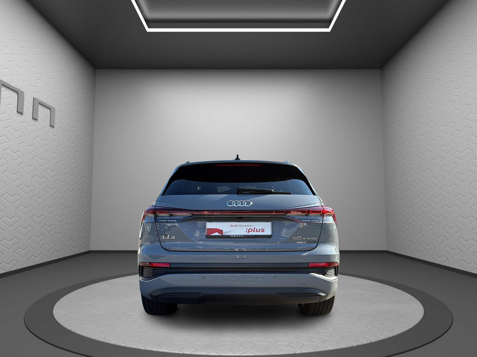 AUDI Q4 e-tron 45 quattro-image-4