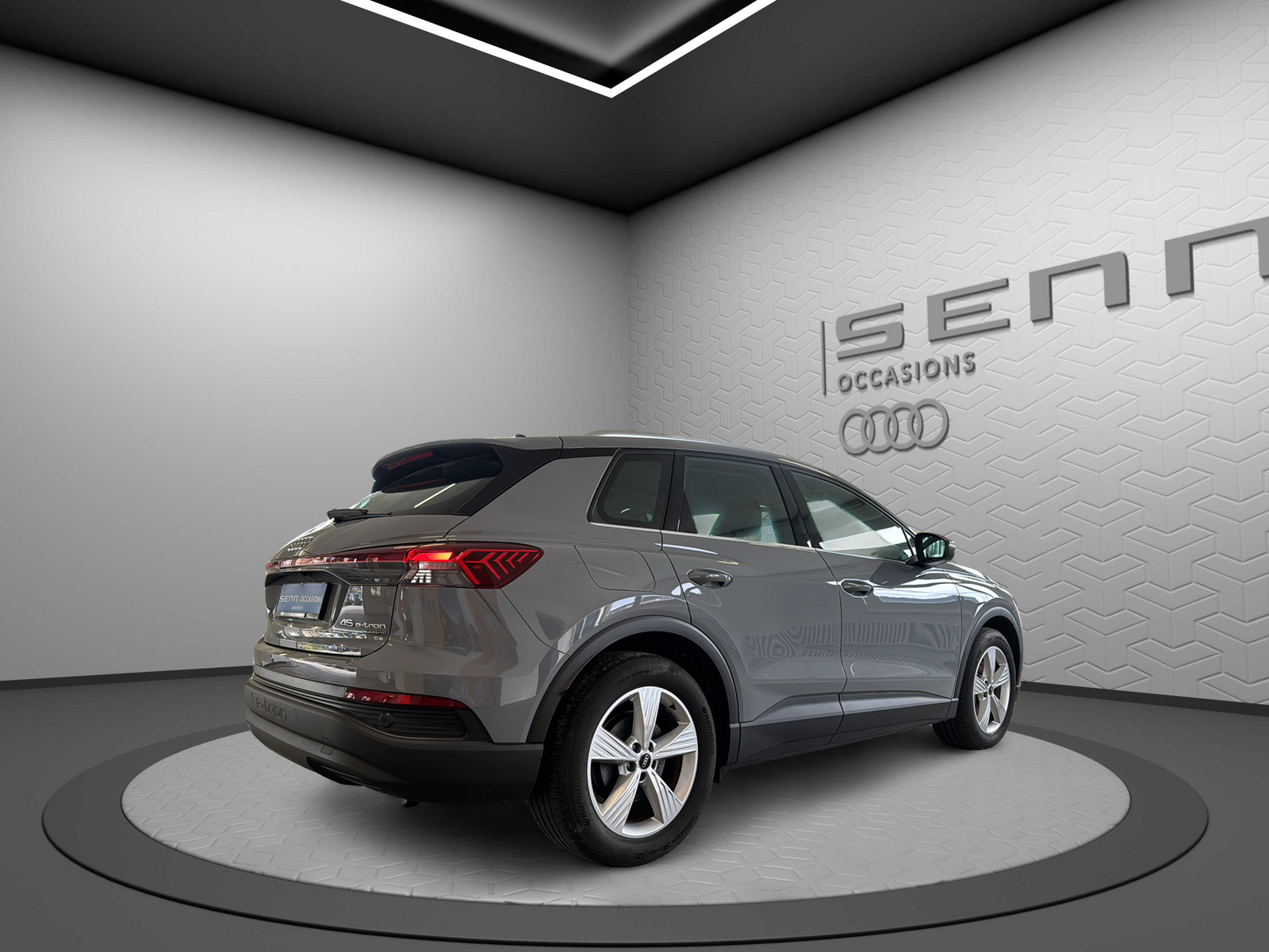 AUDI Q4 e-tron 45 quattro-image-5