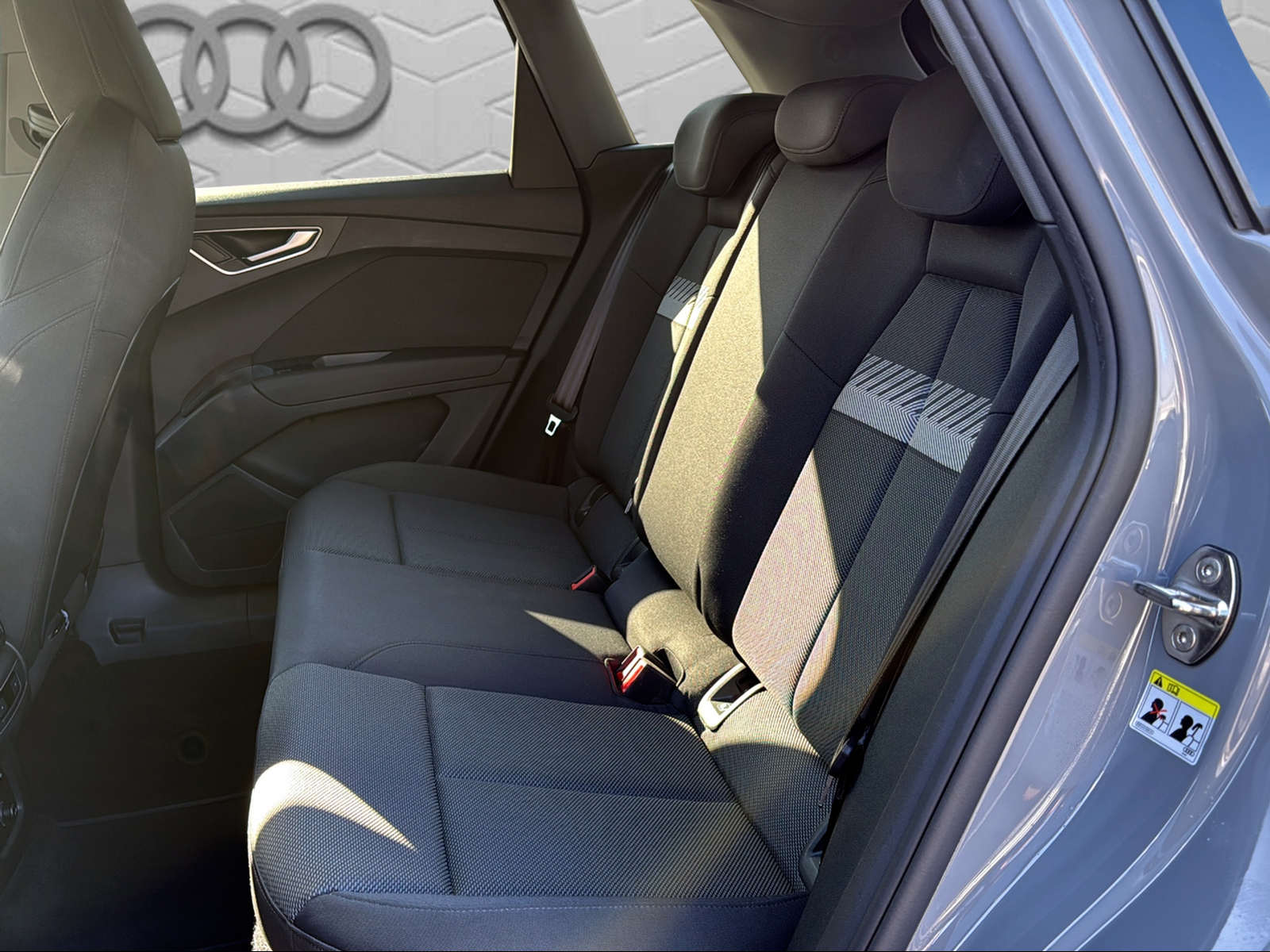 AUDI Q4 e-tron 45 quattro-image-12